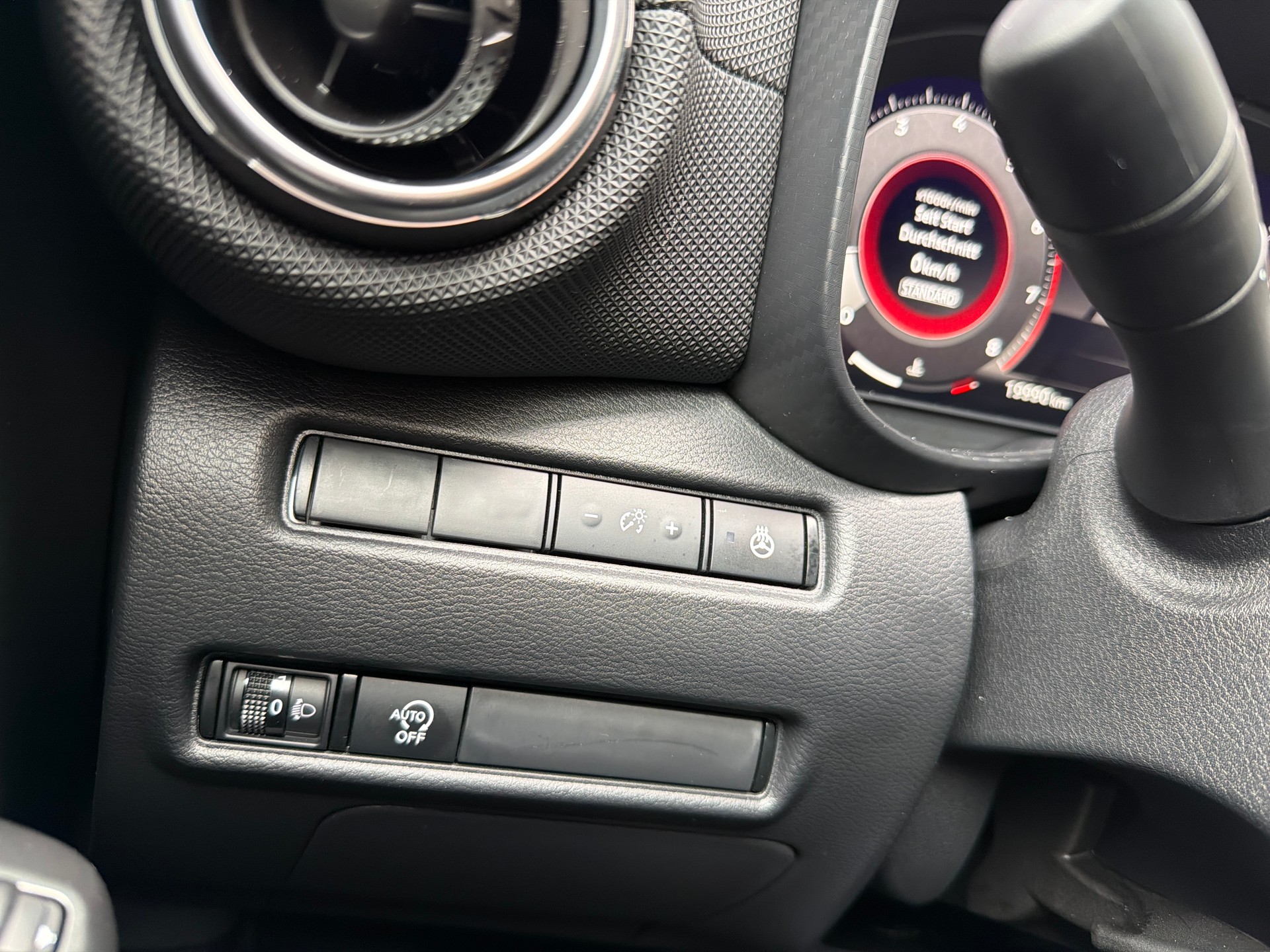 NISSAN Juke 1.0 DIG-T N-Connecta DCT-image-16