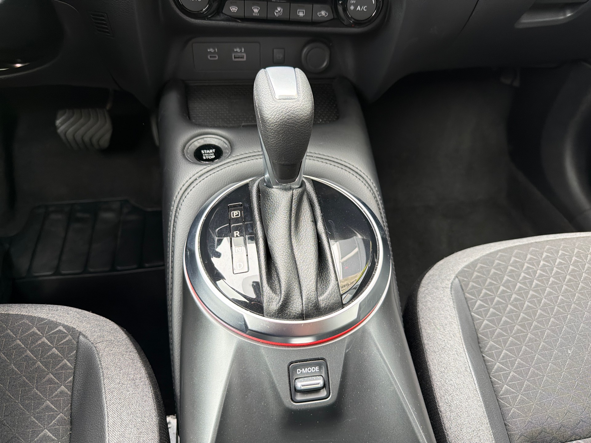 NISSAN Juke 1.0 DIG-T N-Connecta DCT-image-14
