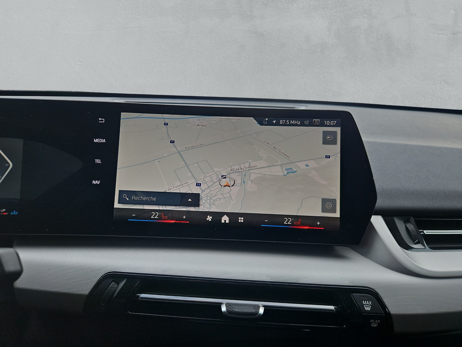 BMW X1 sDrive 18i-image-14