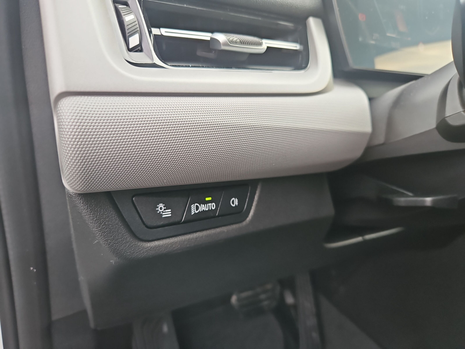 BMW X1 sDrive 18i-image-21