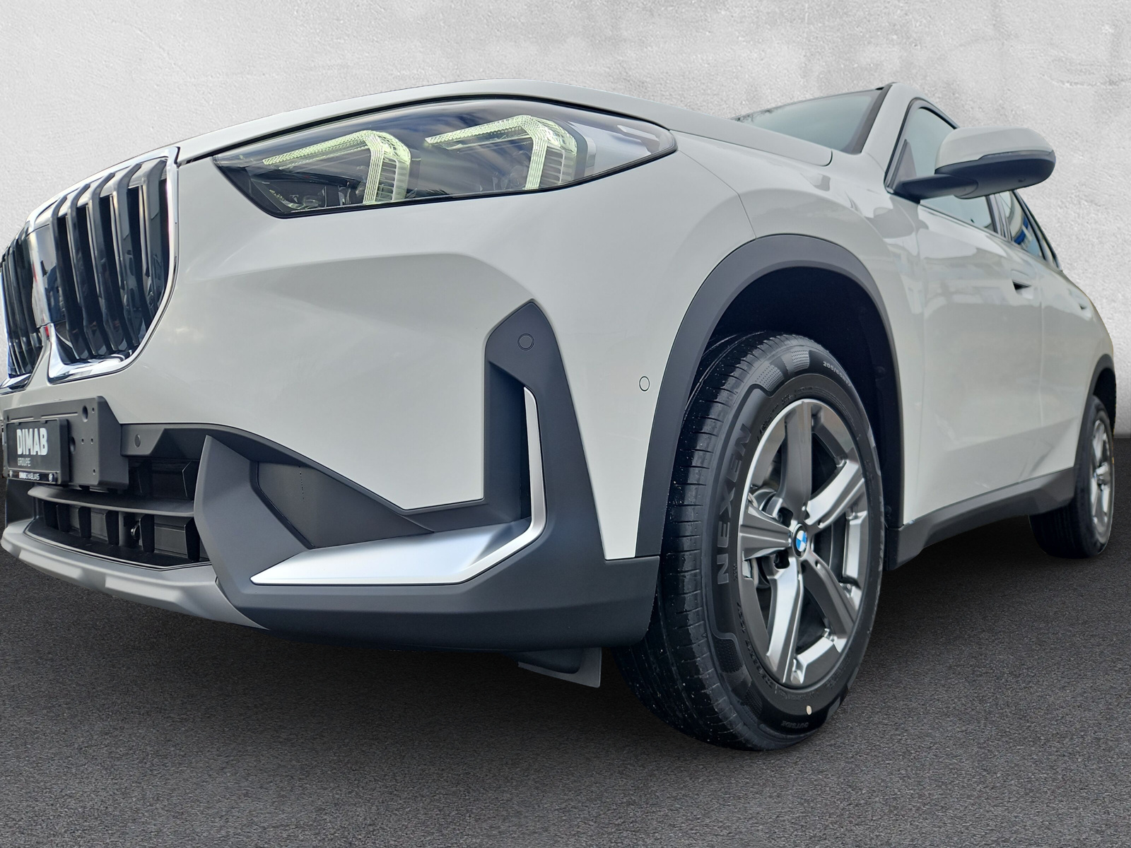 BMW X1 sDrive 18i-image-2