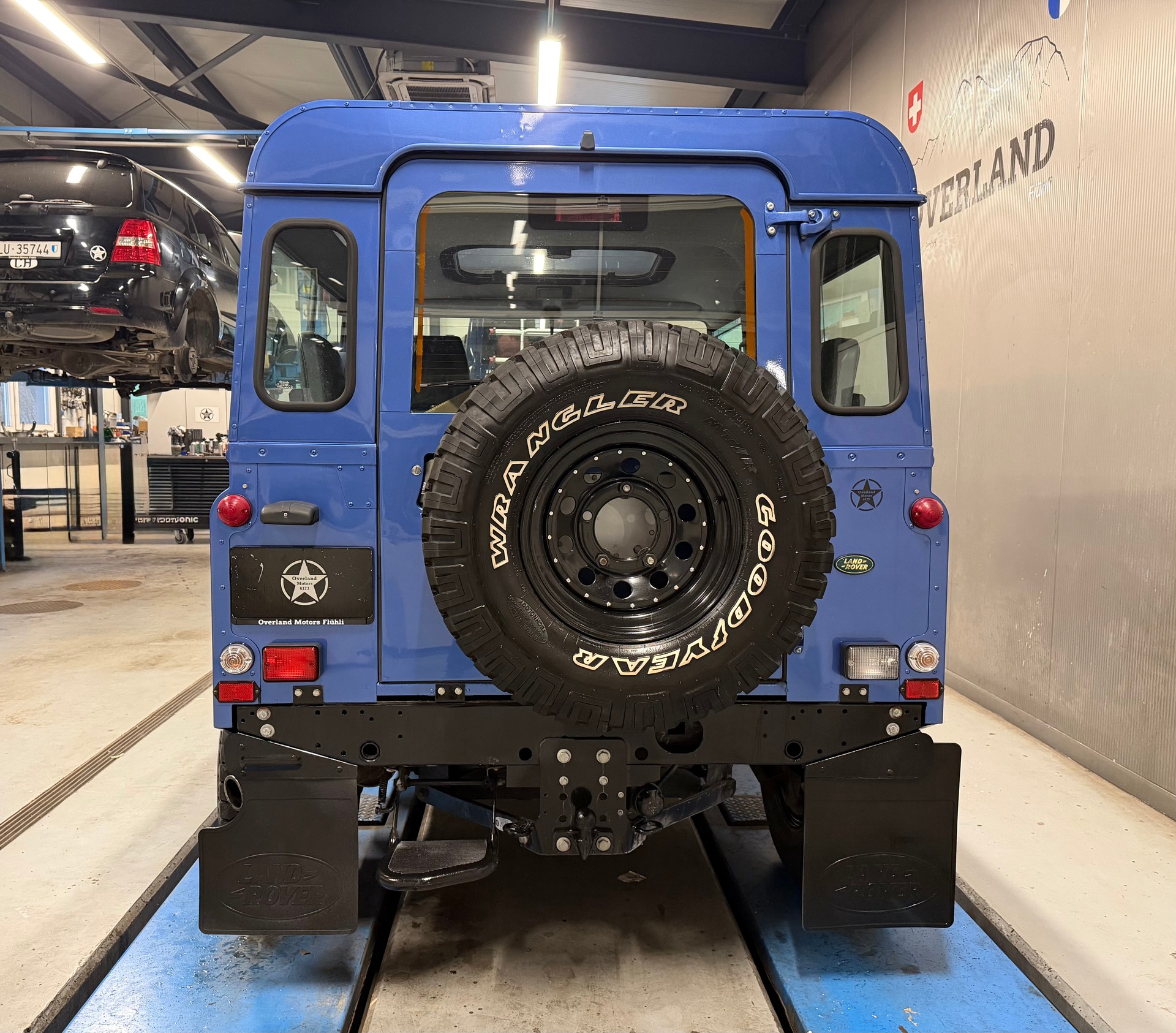 LAND ROVER Defender 90 SW 2.5 Td5-showroom-element-3