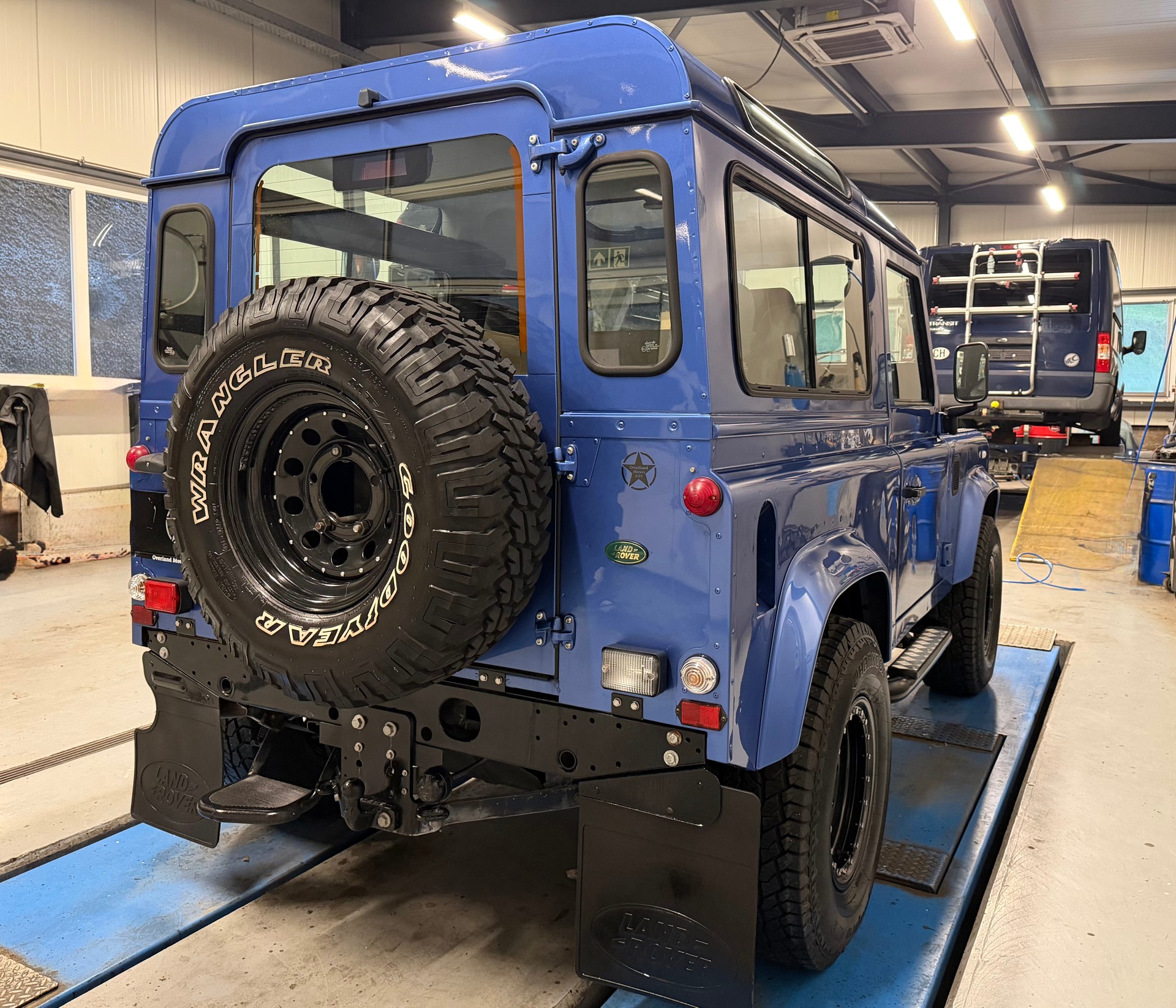 LAND ROVER Defender 90 SW 2.5 Td5-image-4