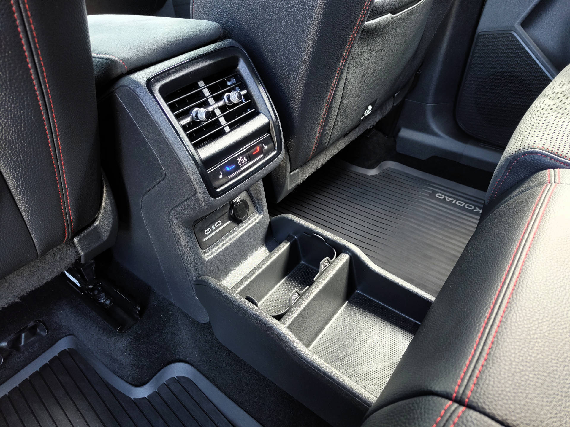SKODA Kodiaq 2.0 TSI RS 4x4 DSG-image-13