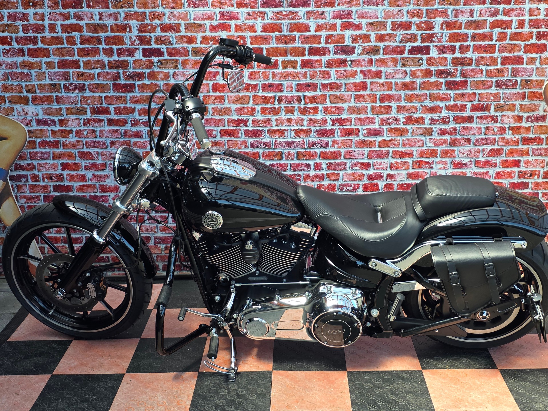 HARLEY-DAVIDSON FXSB Breakout 103 ABS-showroom-element-3