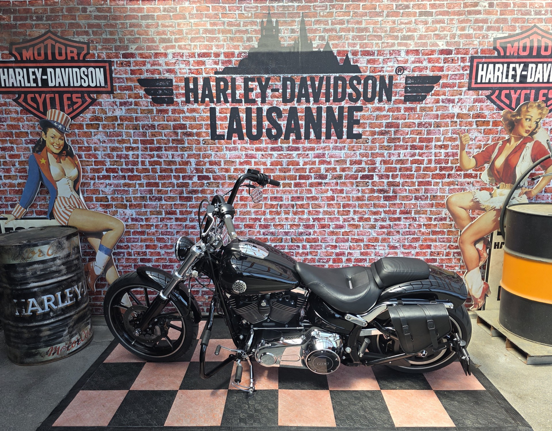 HARLEY-DAVIDSON FXSB Breakout 103 ABS-showroom-element-1