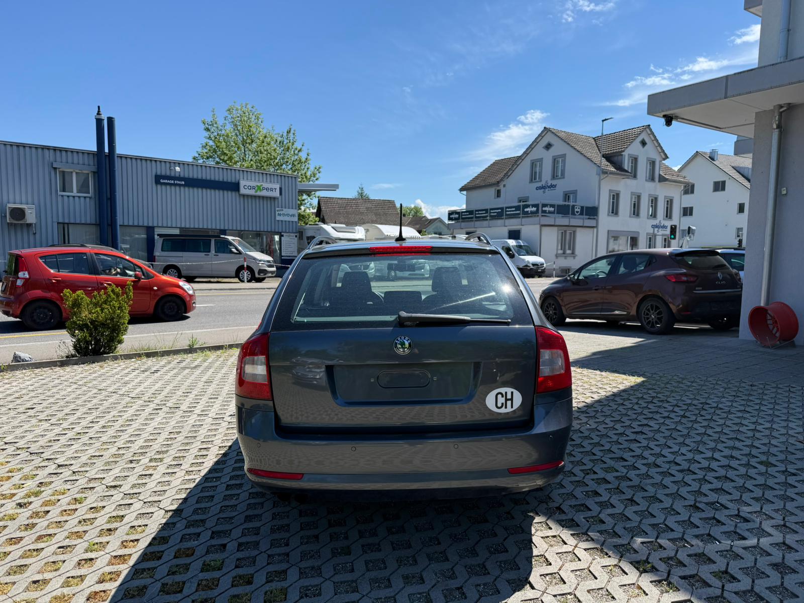 SKODA Octavia 2.0 TDI Ambiente DSG-image-3