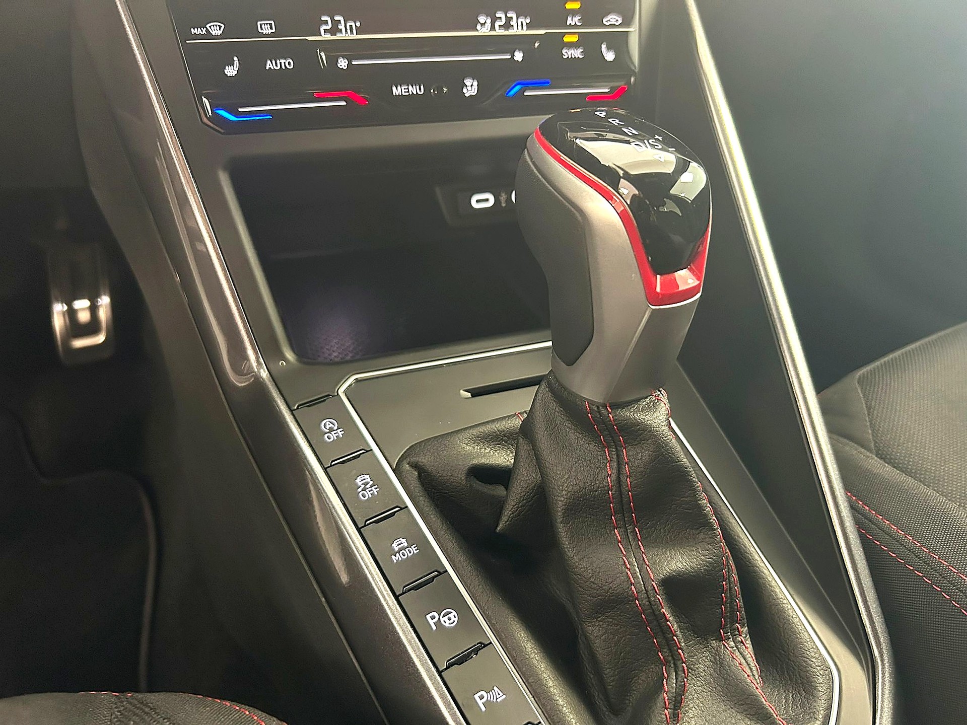 VW Polo GTI DSG – 207 PS, Matrix LED, ACC, Travel Assist, Top ausgestattet!-image-11