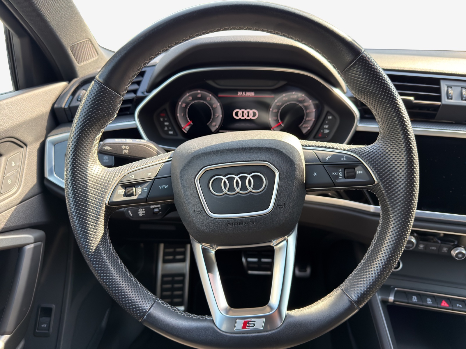 AUDI Q3 35 TFSI S line Attraction S-tronic-image-9