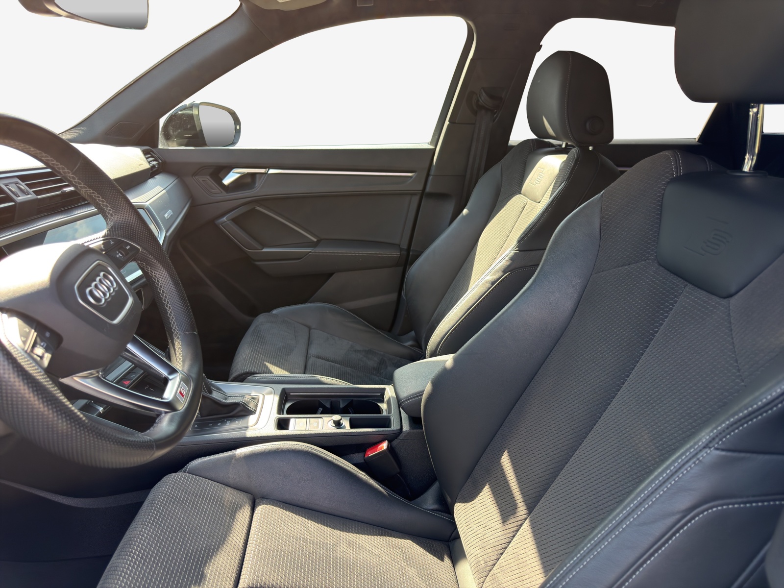 AUDI Q3 35 TFSI S line Attraction S-tronic-image-7