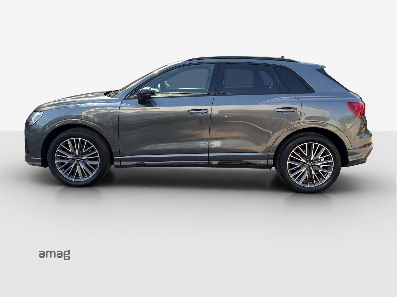 AUDI Q3 35 TFSI S line Attraction S-tronic-image-1