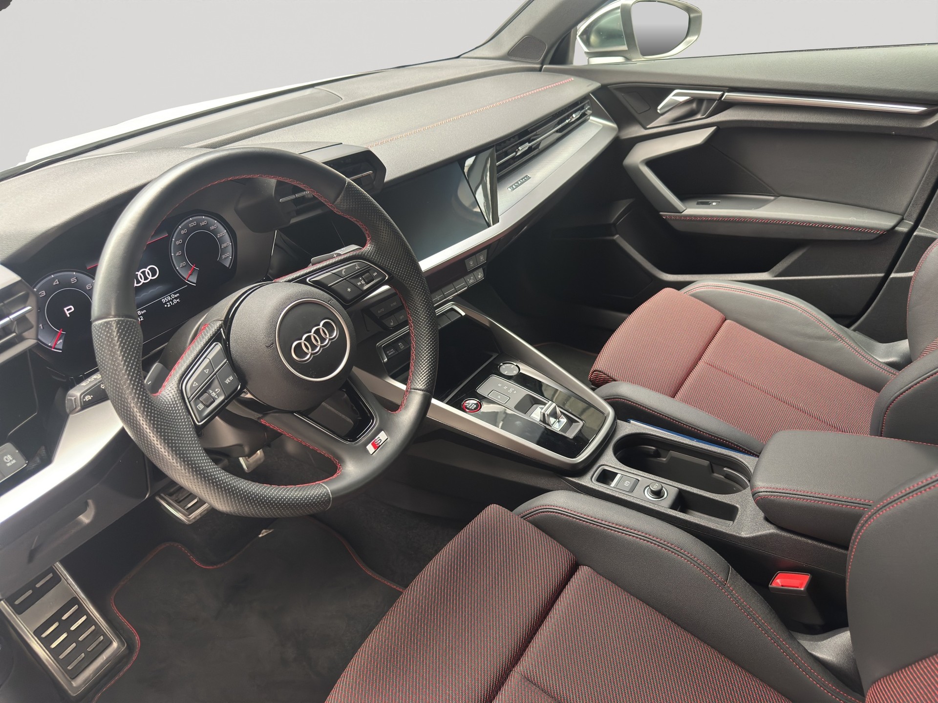 AUDI S3 Limousine 2.0 TFSI quattro S-tronic-image-6