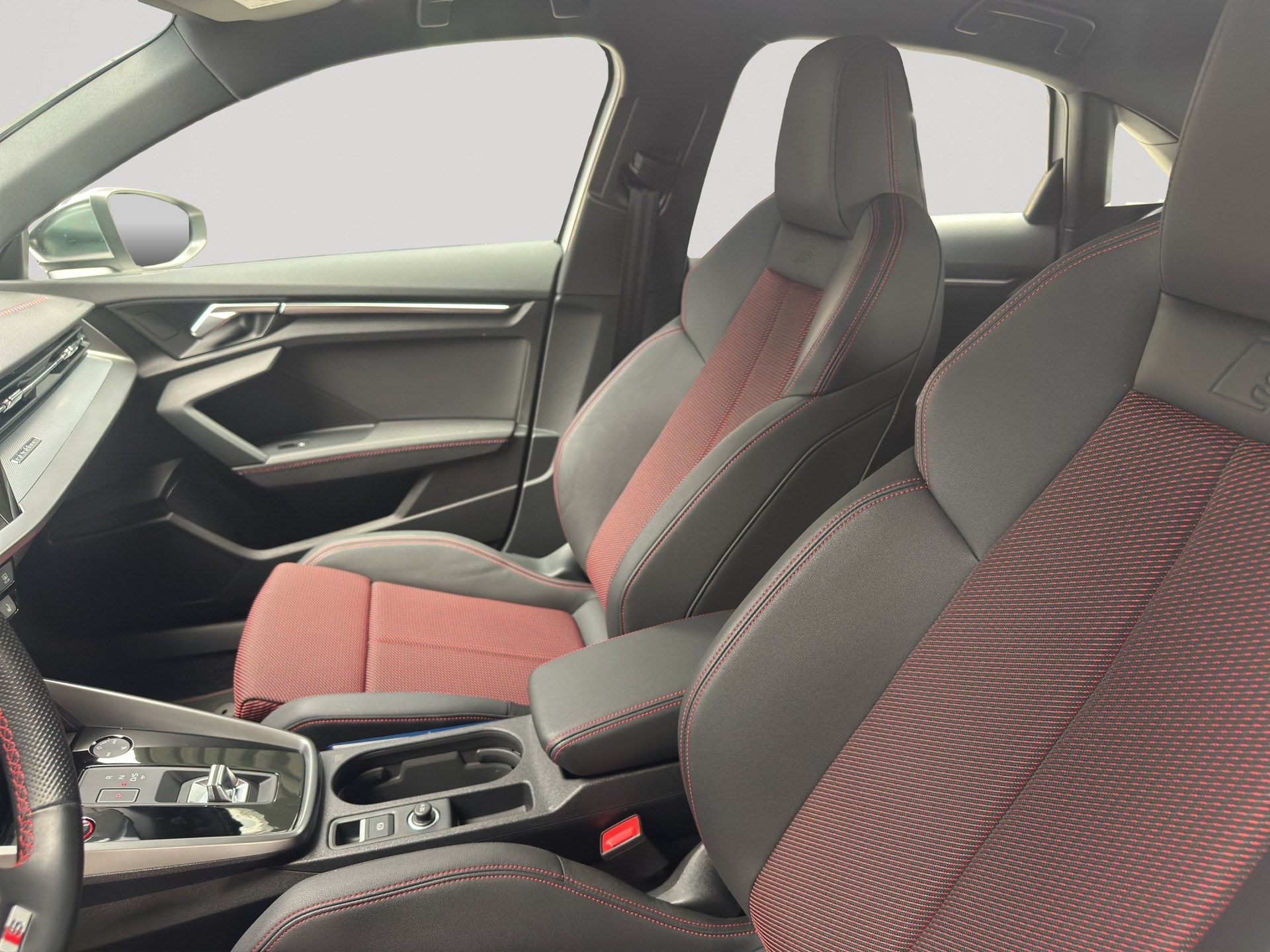 AUDI S3 Limousine 2.0 TFSI quattro S-tronic-image-5