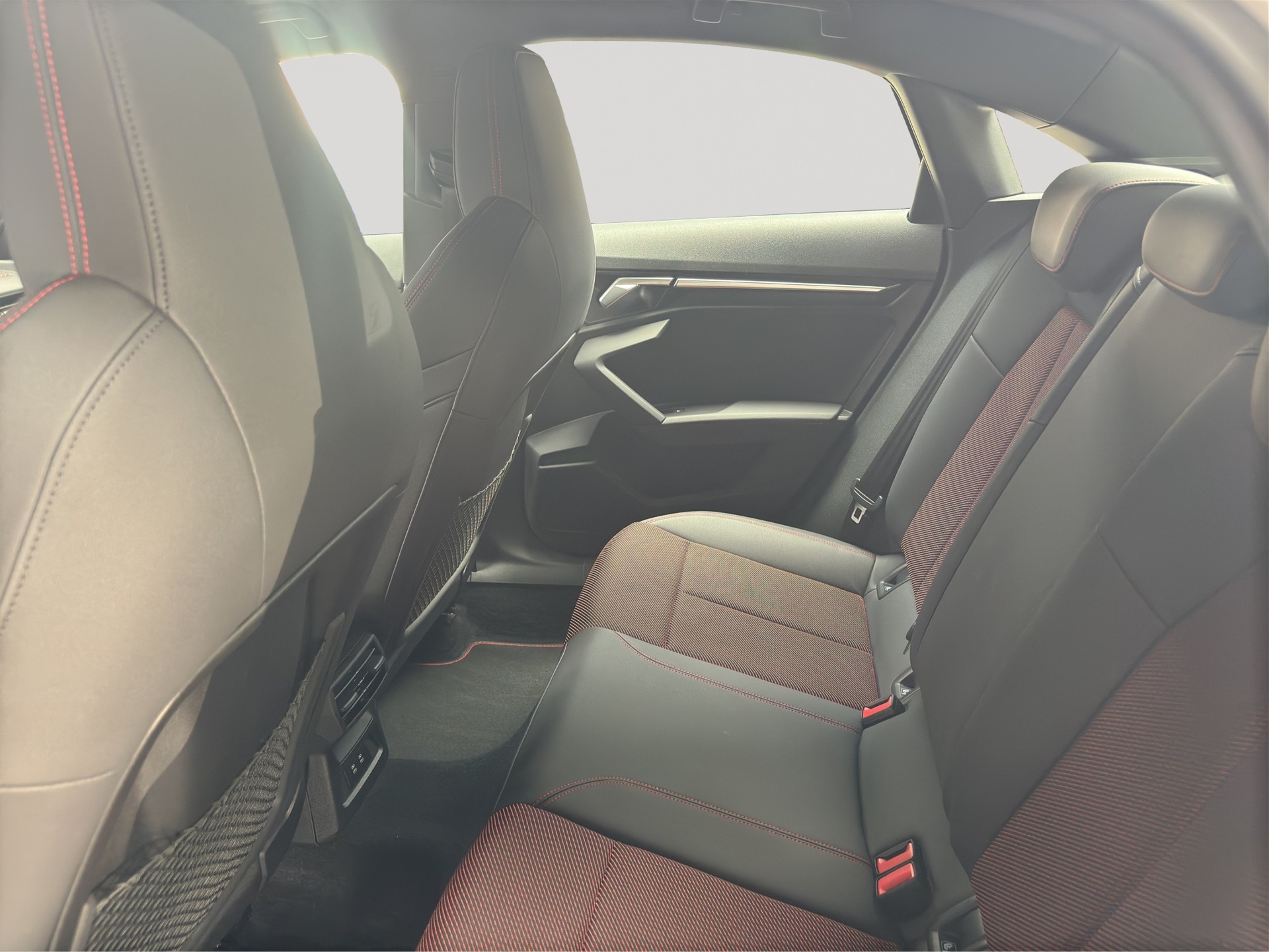 AUDI S3 Limousine 2.0 TFSI quattro S-tronic-image-9