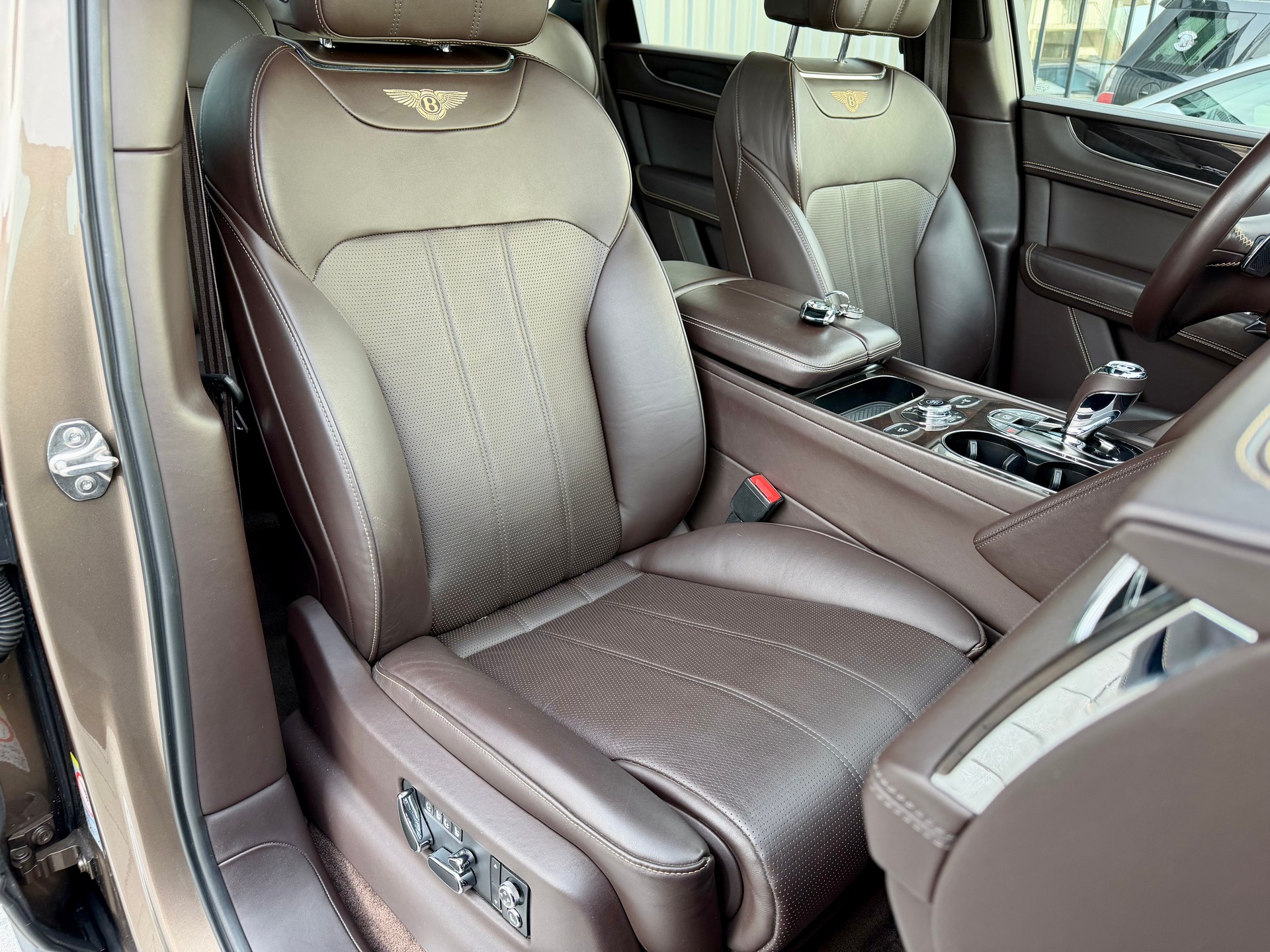 BENTLEY Bentayga V8 Speed-image-9