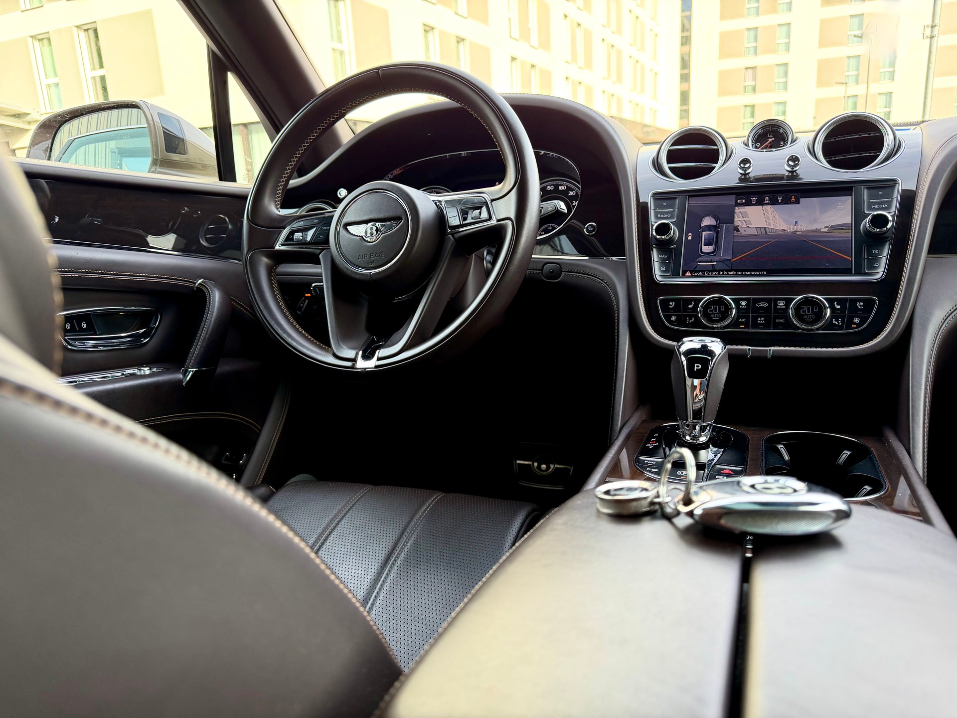 BENTLEY Bentayga V8 Speed-image-13