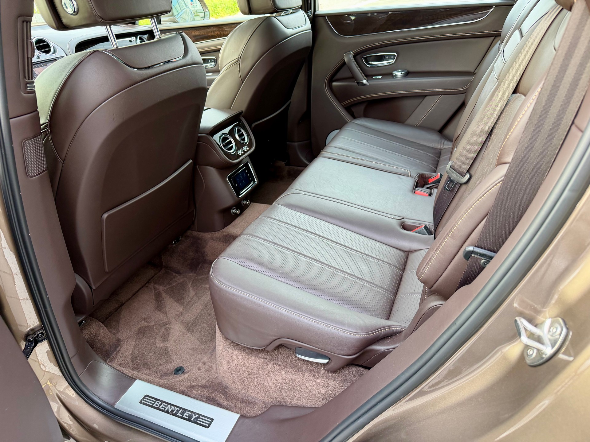 BENTLEY Bentayga V8 Speed-image-8