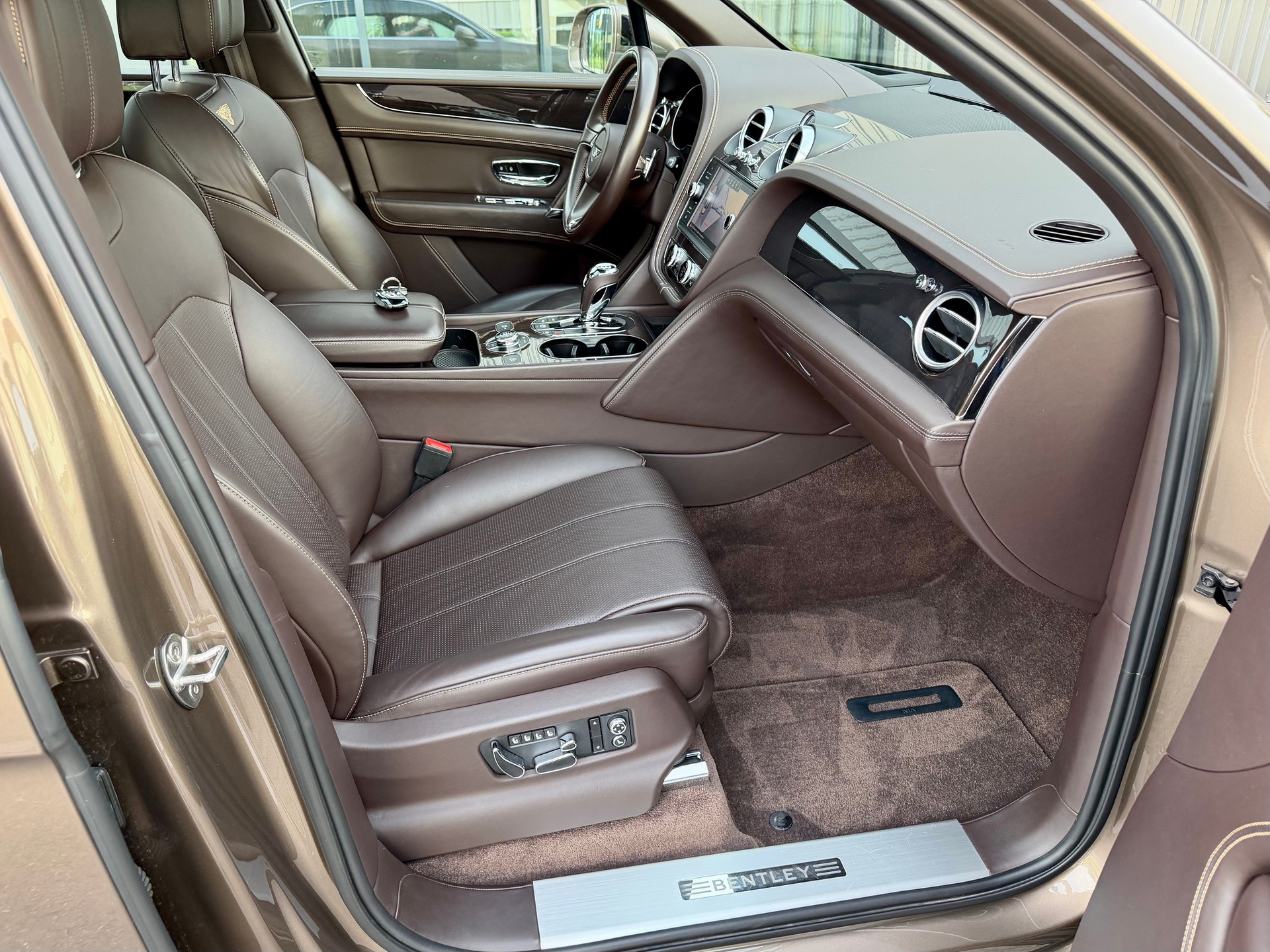 BENTLEY Bentayga V8 Speed-image-6