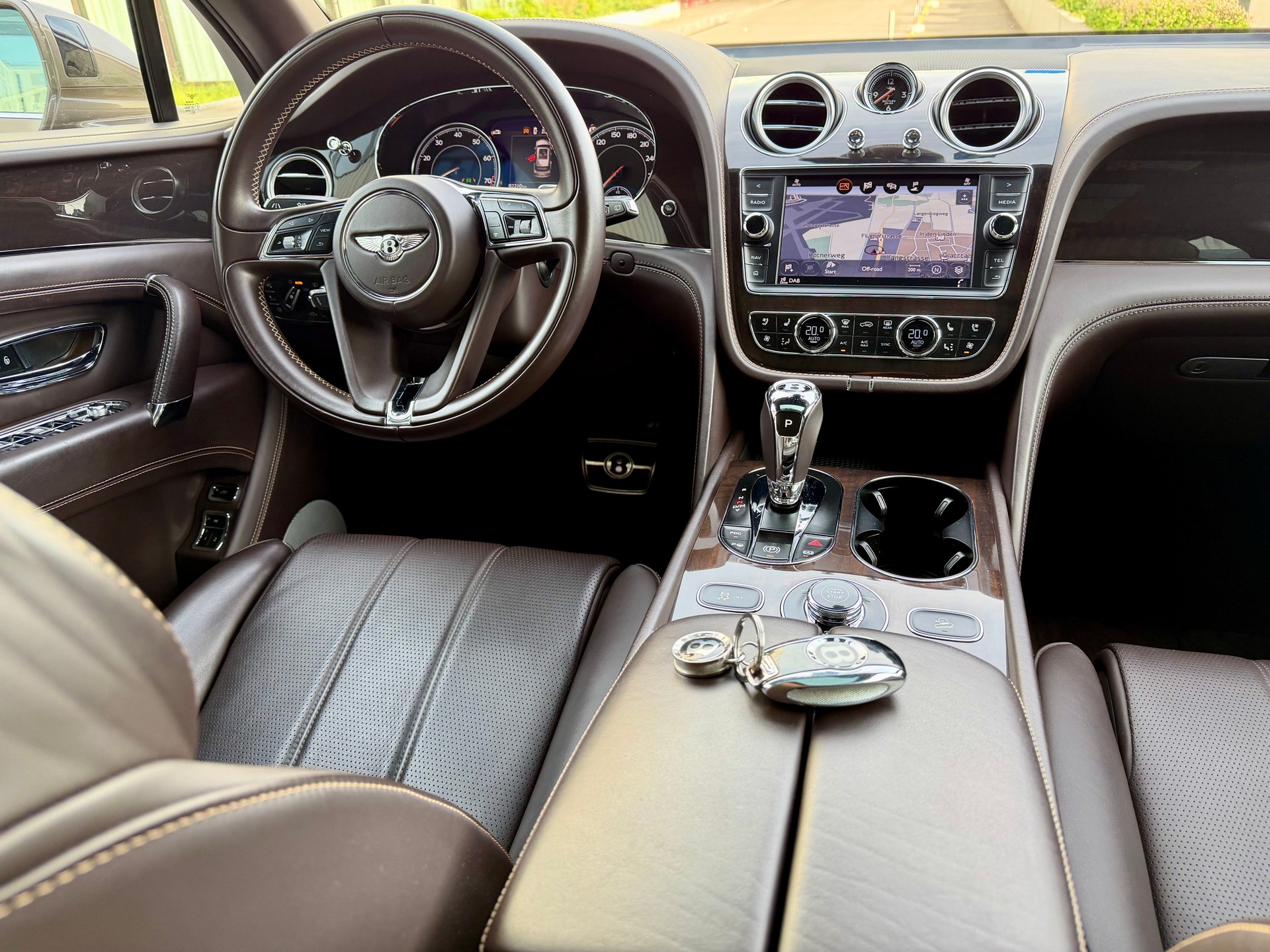 BENTLEY Bentayga V8 Speed-image-11
