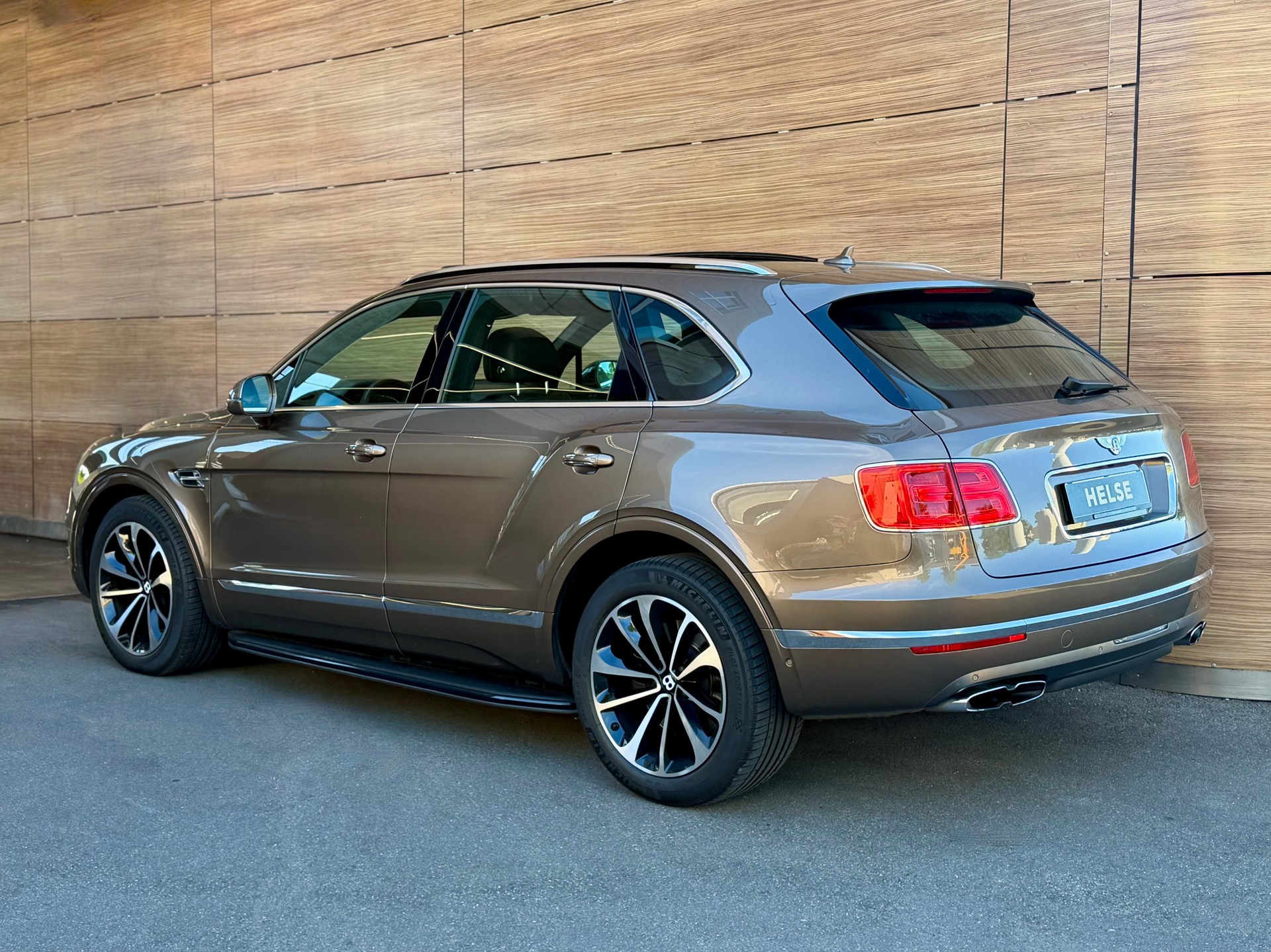 BENTLEY Bentayga V8 Speed-image-4