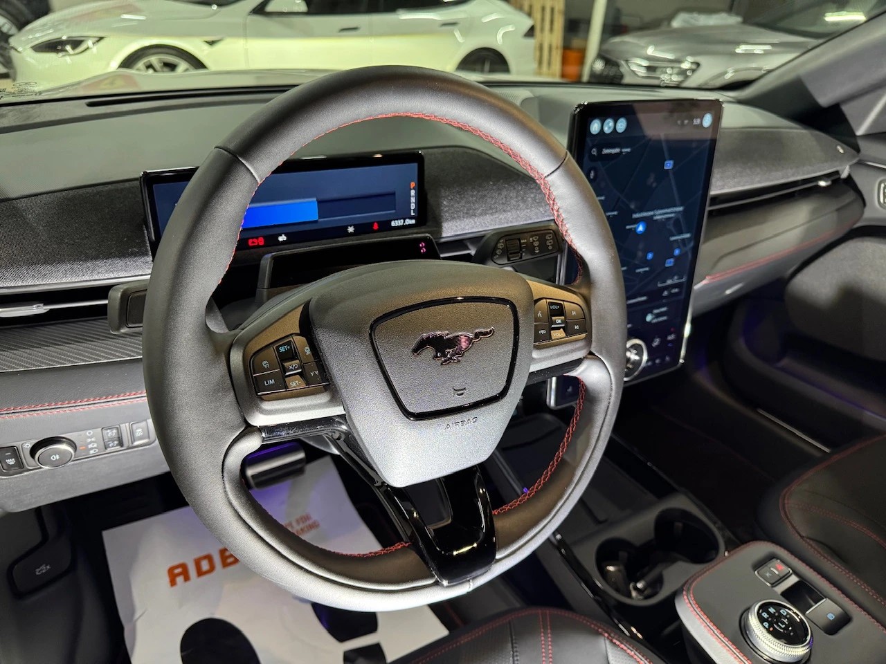 FORD Mustang MACH-E Premium AWD 75kWh // Vollausstattung-image-10