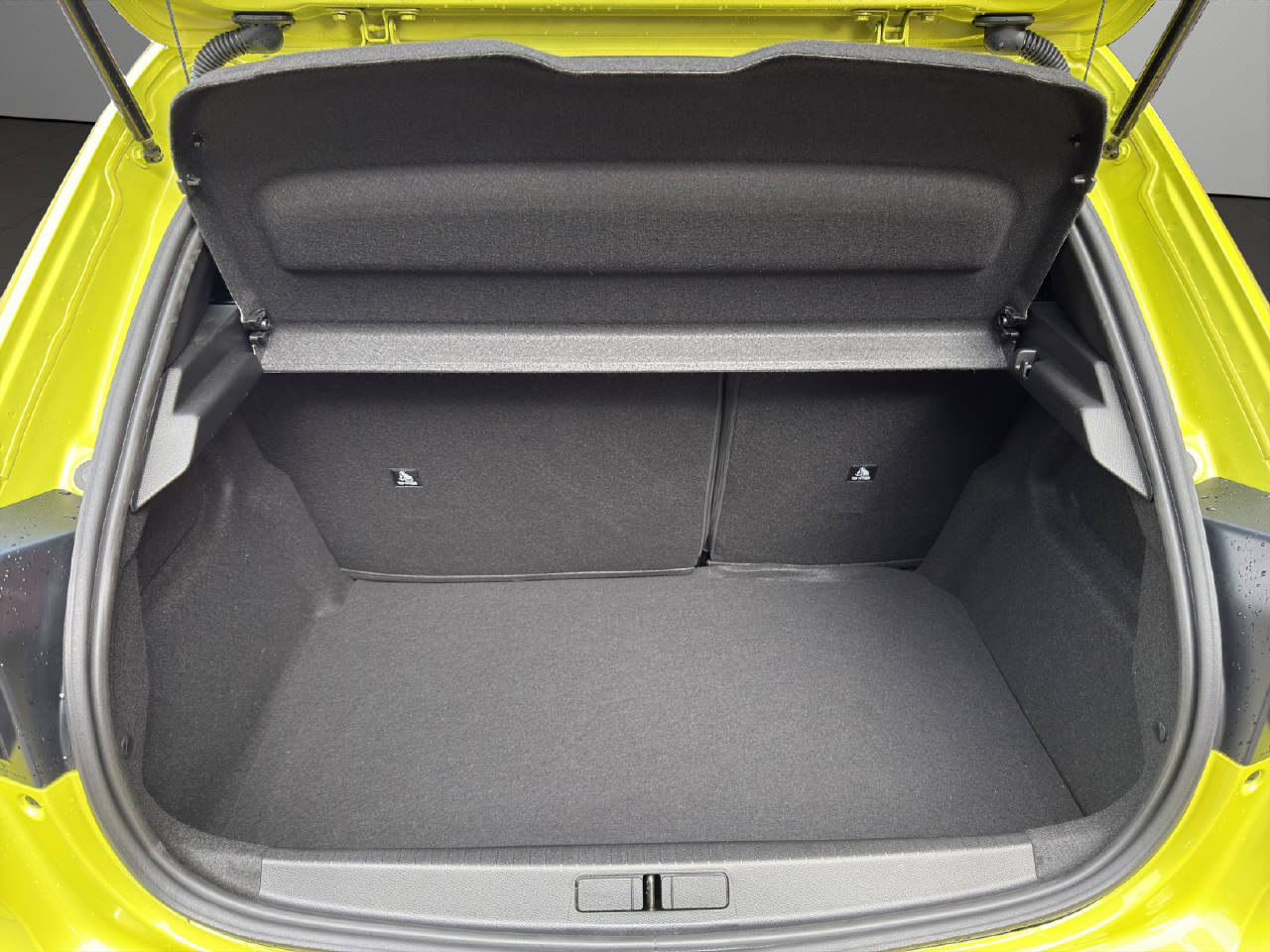 PEUGEOT 208 1.2 Hybrid 145 GT-image-10