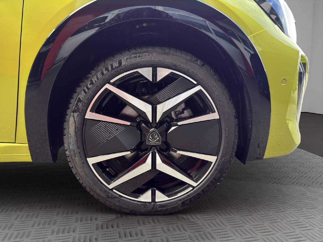 PEUGEOT 208 1.2 Hybrid 145 GT-image-11