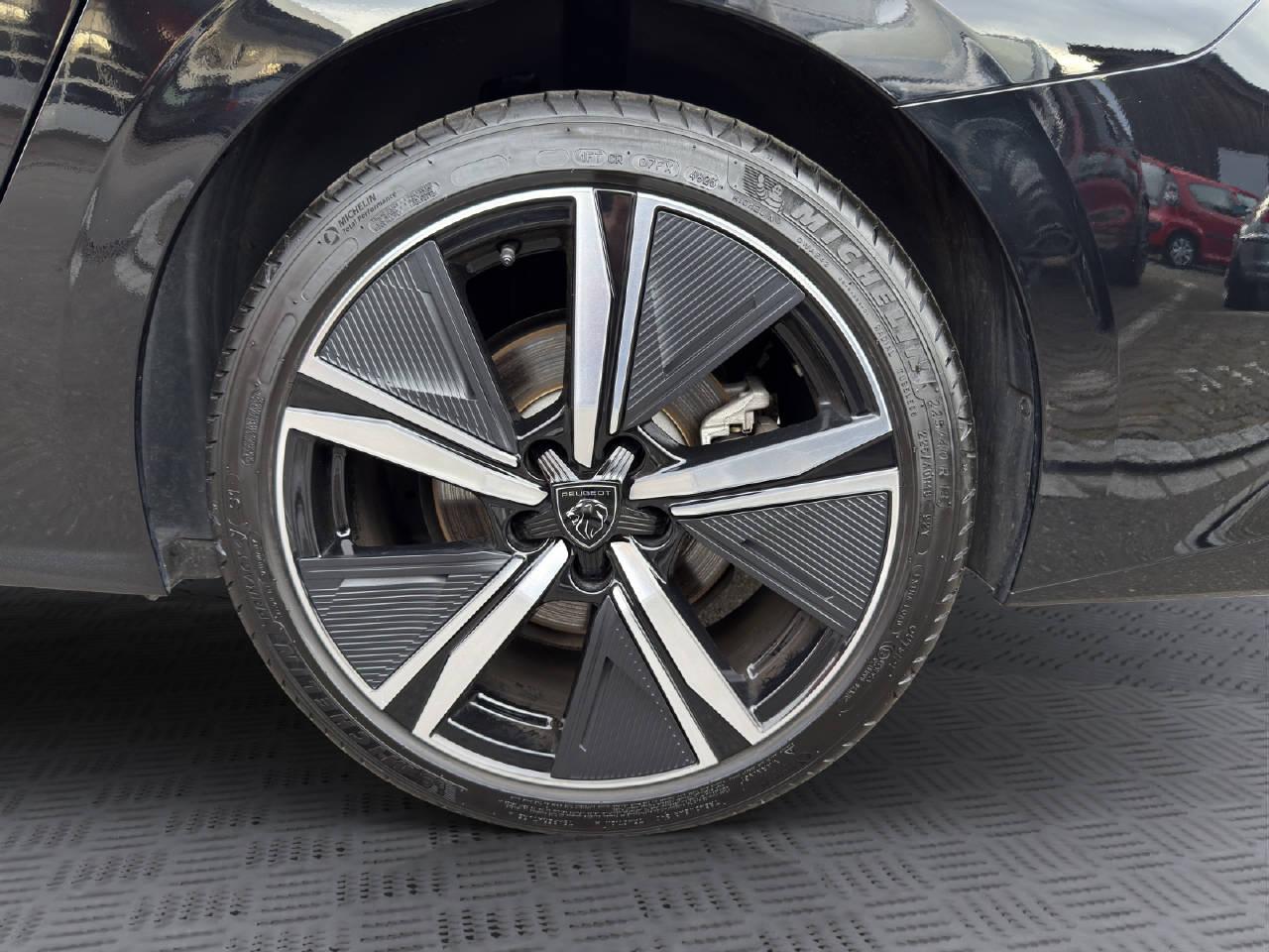 PEUGEOT 308 SW 1.6 PHEV 180 GT-image-11