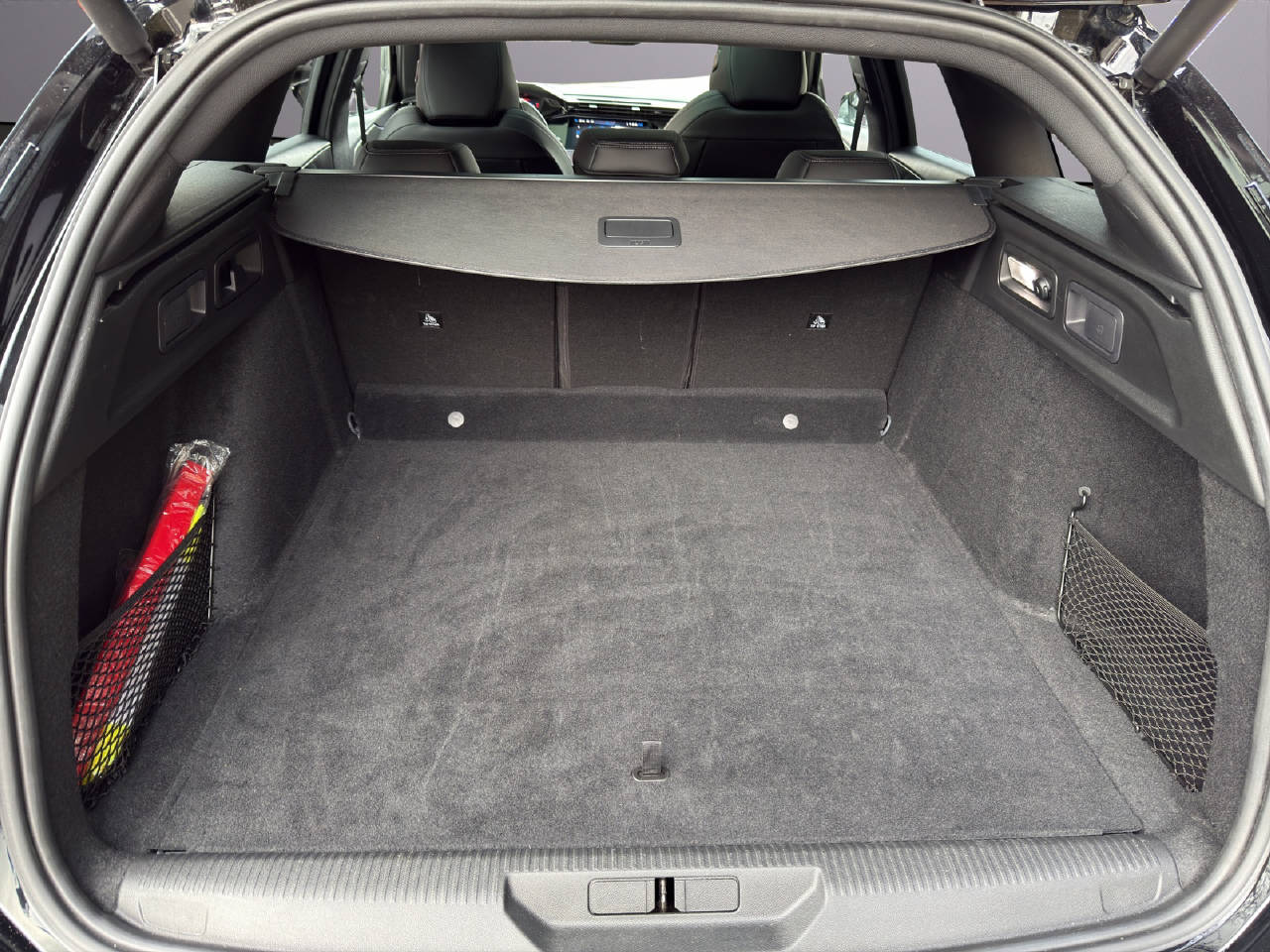 PEUGEOT 308 SW 1.6 PHEV 180 GT-image-10