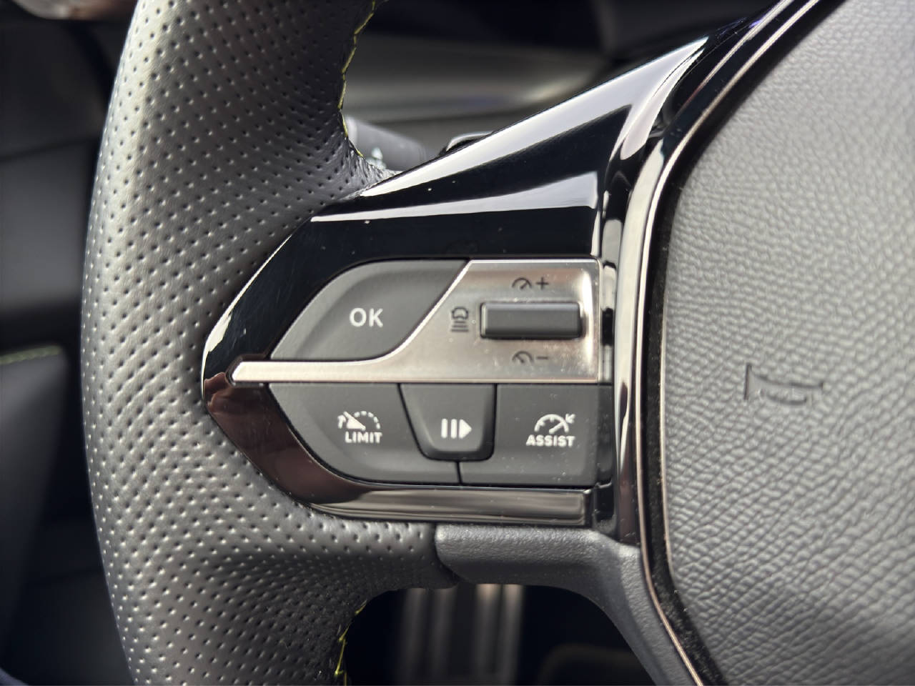 PEUGEOT 308 SW 1.6 PHEV 180 GT-image-15