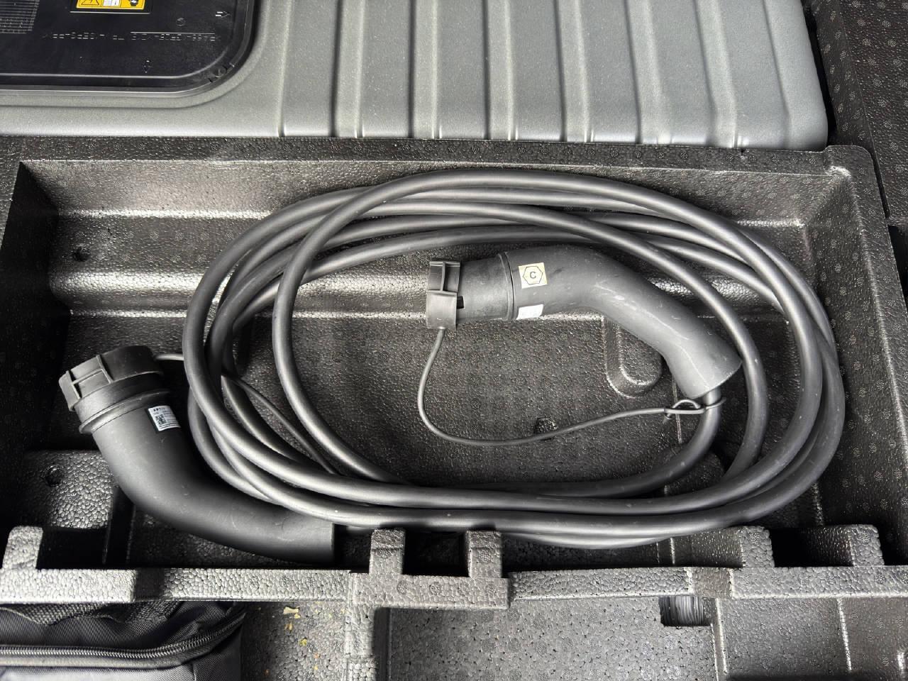 PEUGEOT 308 SW 1.6 PHEV 180 GT-image-12