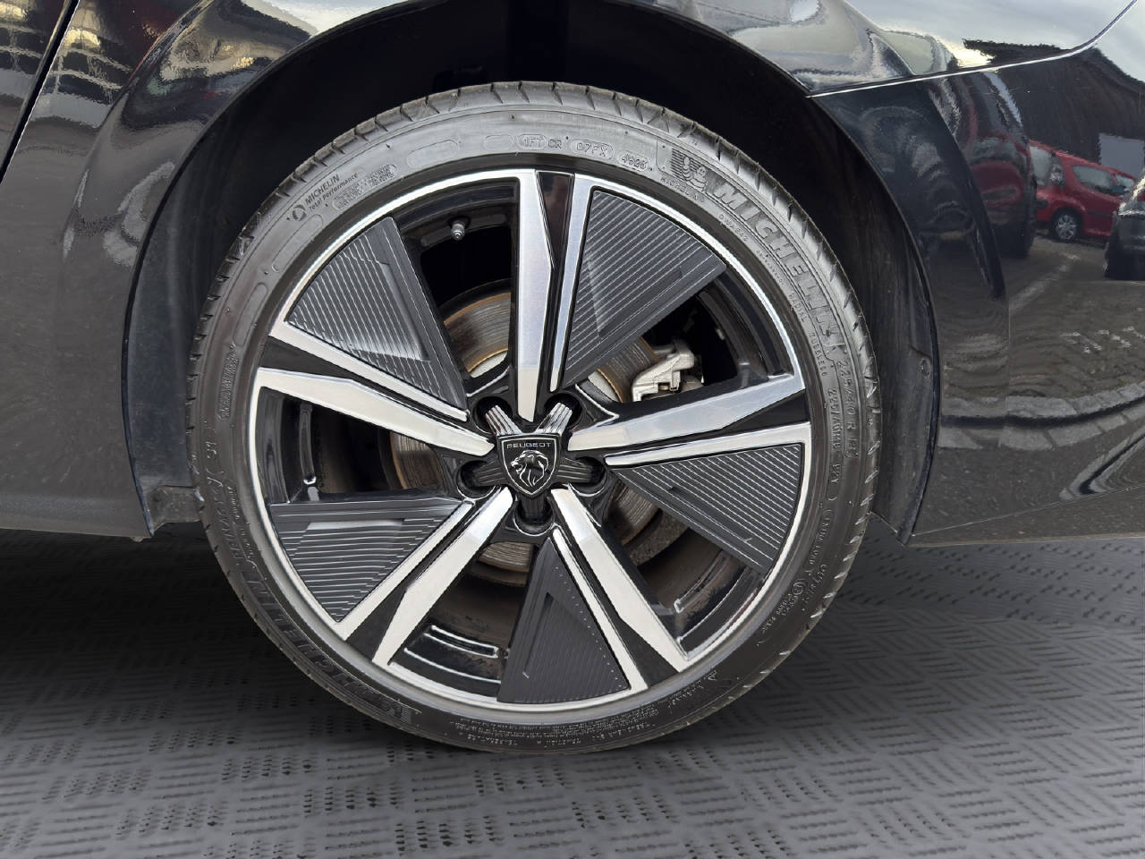 PEUGEOT 308 SW 1.6 PHEV 180 GT-image-11