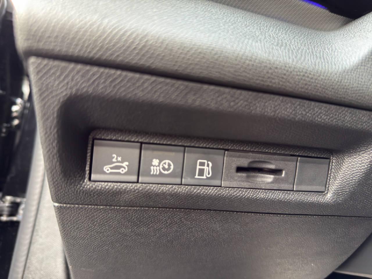 PEUGEOT 308 SW 1.6 PHEV 180 GT-image-14