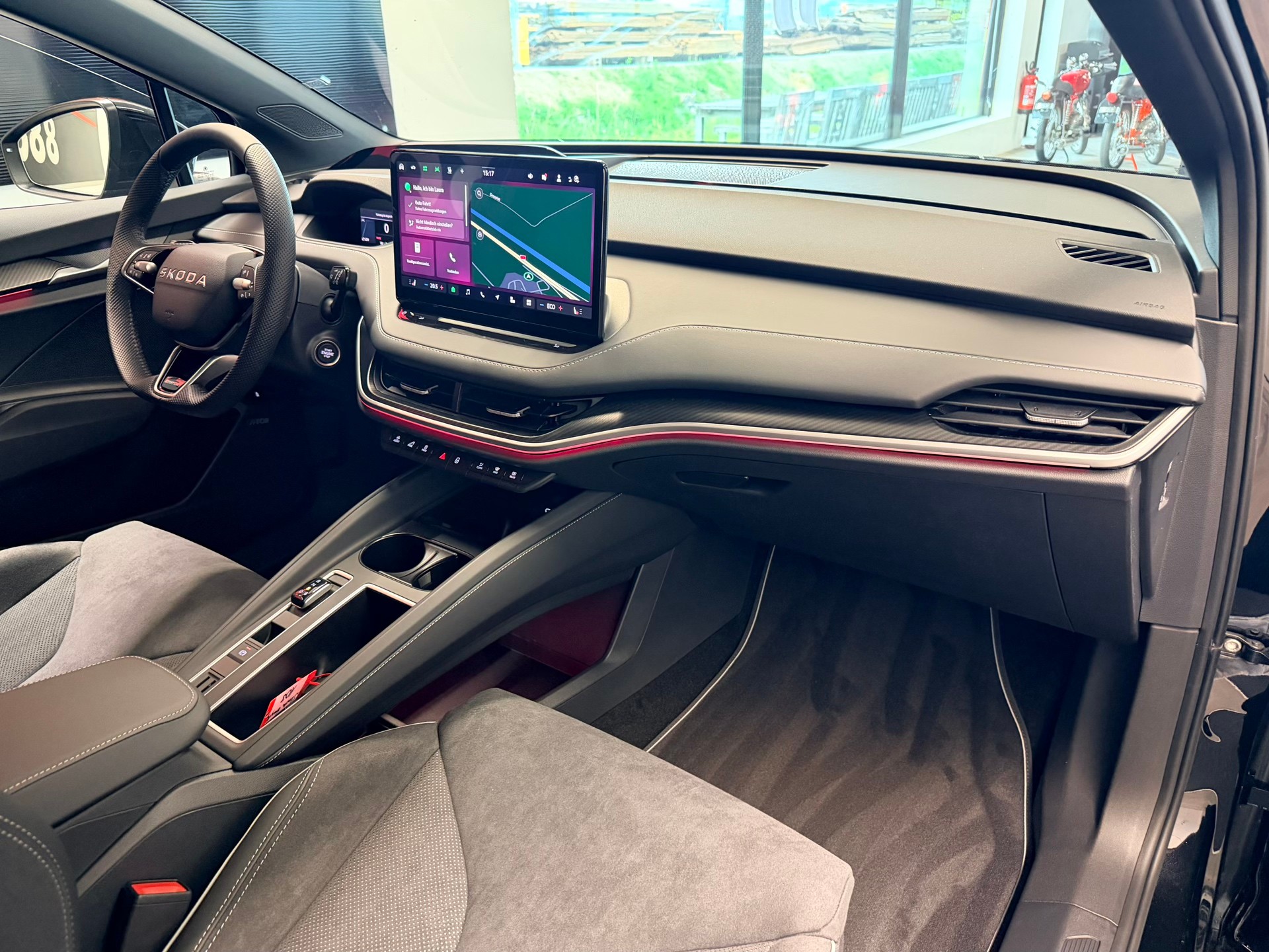 SKODA Enyaq 85x Sportline 4x4-image-22