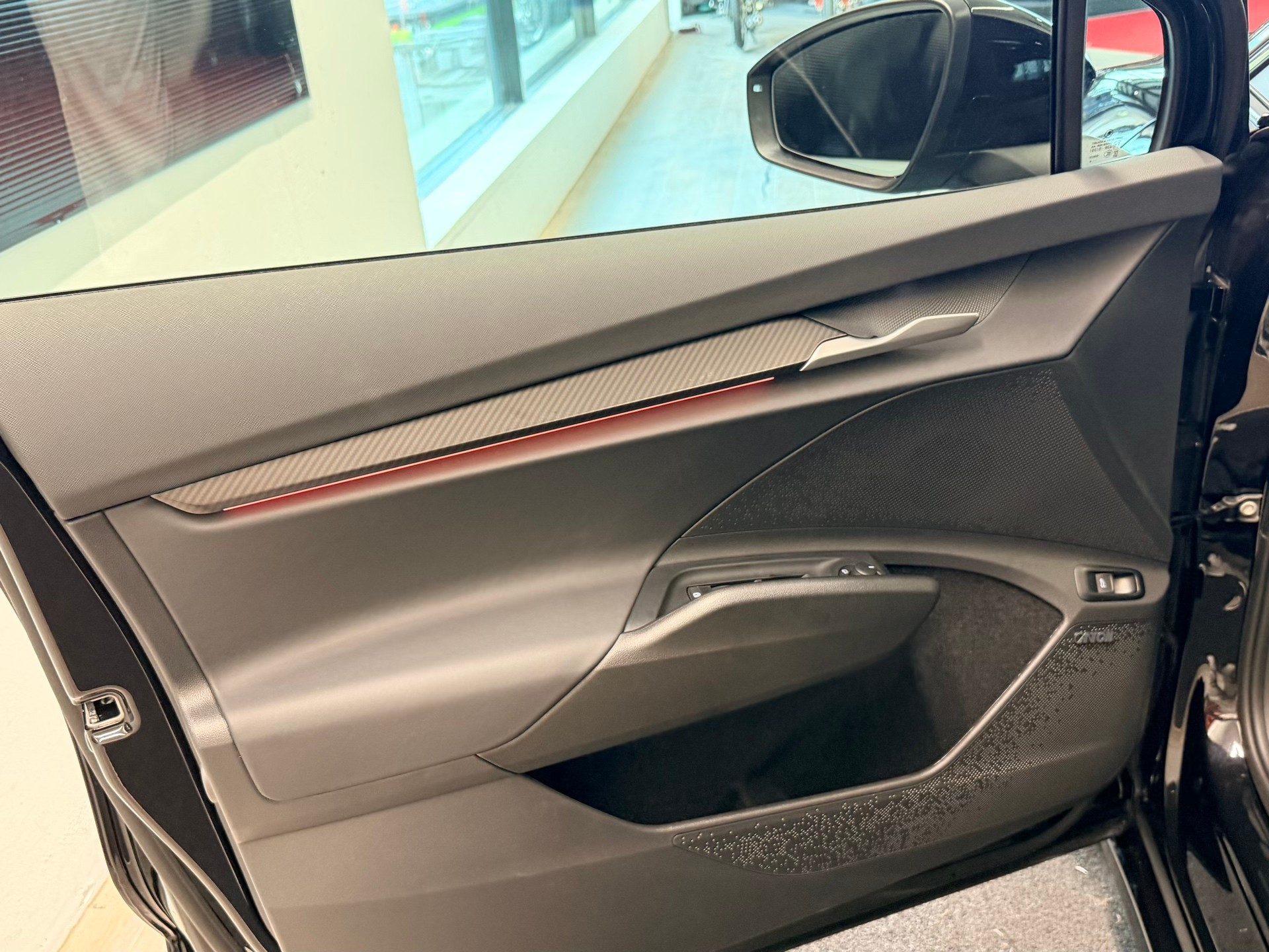 SKODA Enyaq 85x Sportline 4x4-image-12