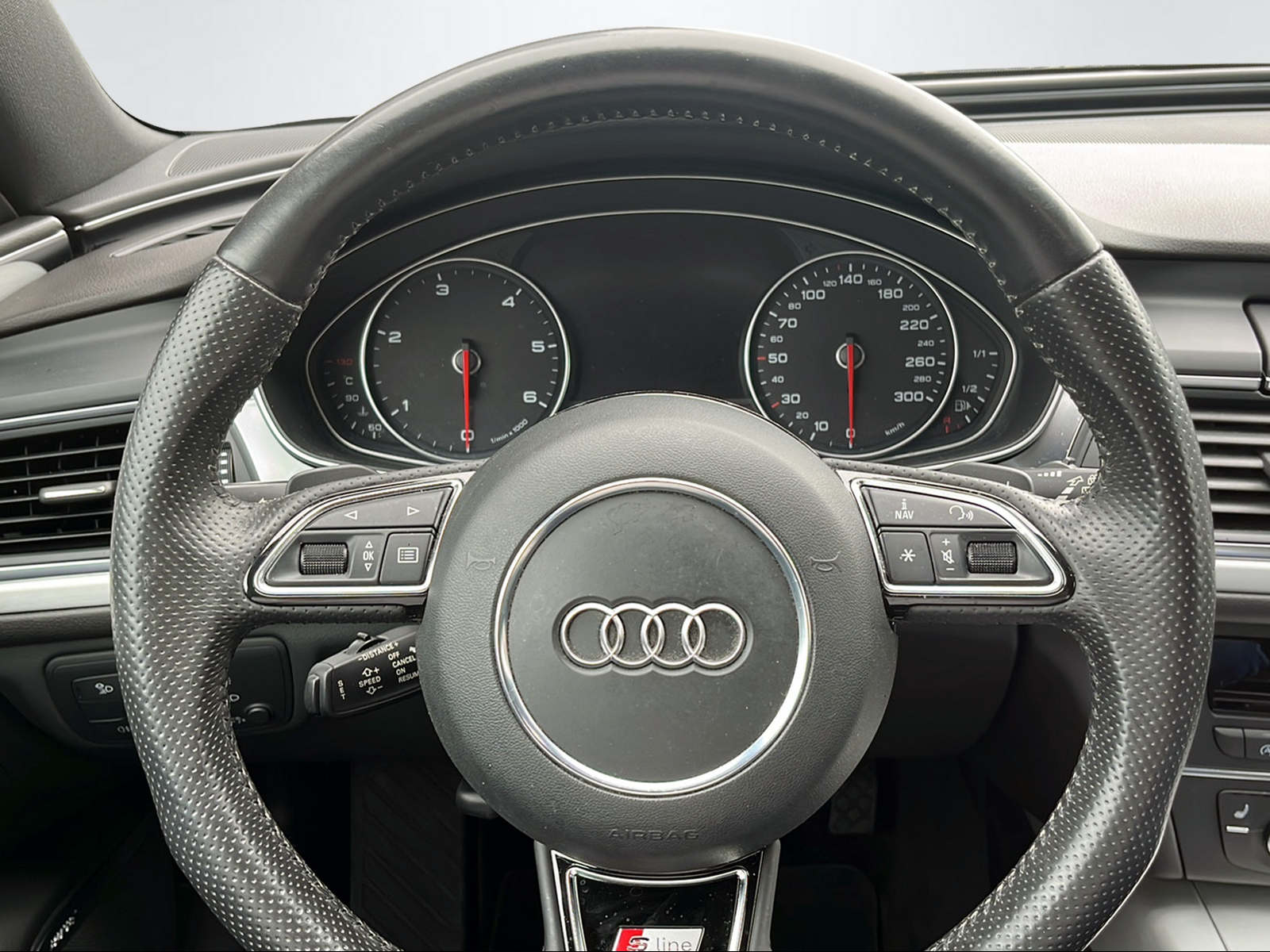AUDI A6 Avant 3.0 V6 TDI 313 quattro-image-11
