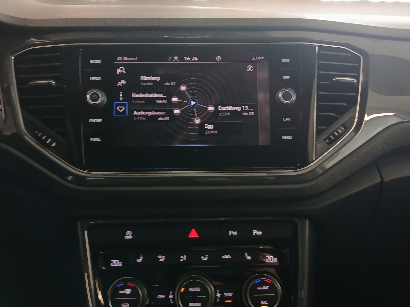 VW T-Roc 2.0 TSI Sport DSG 4Motion-image-10