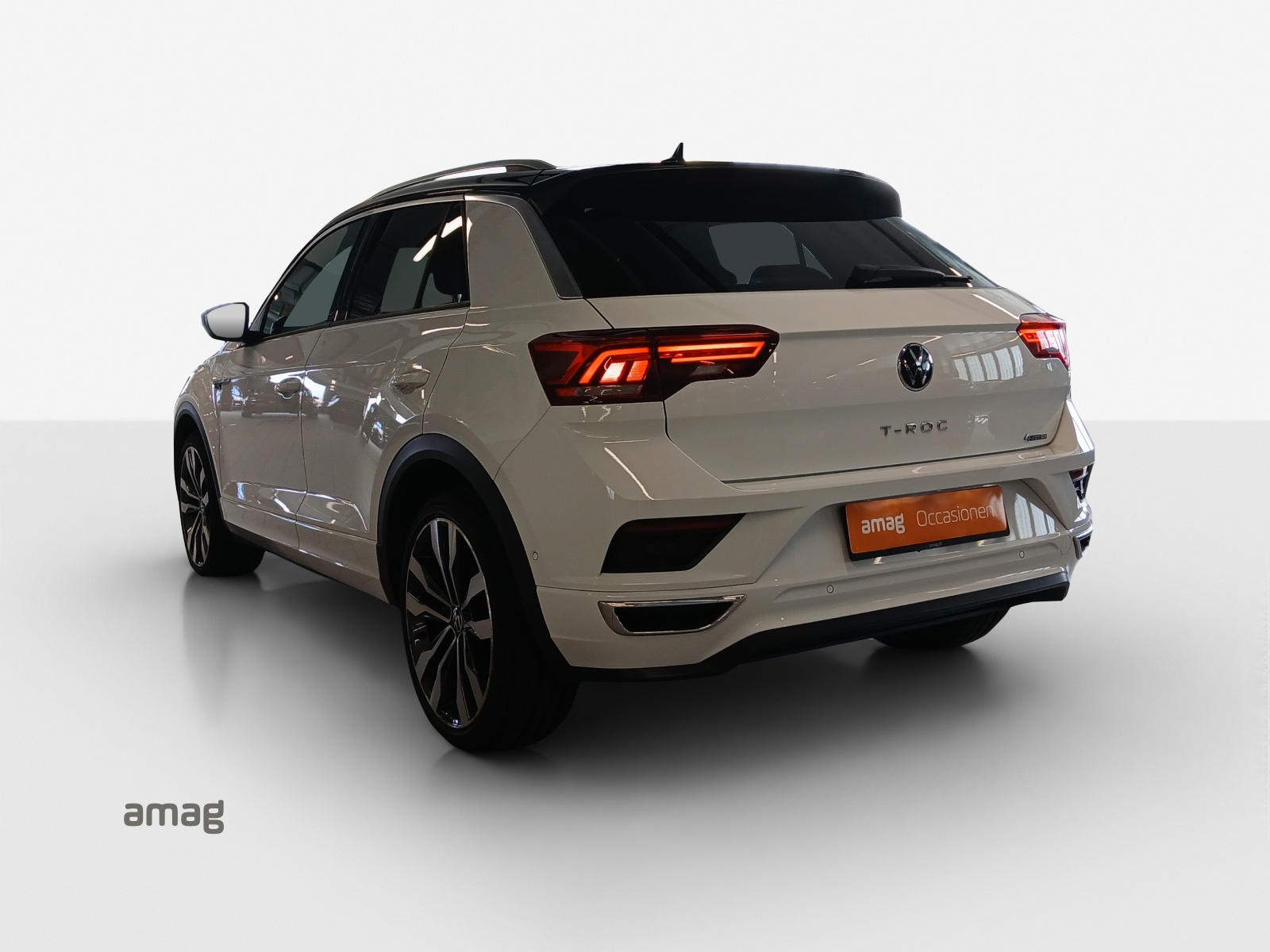 VW T-Roc 2.0 TSI Sport DSG 4Motion-image-2
