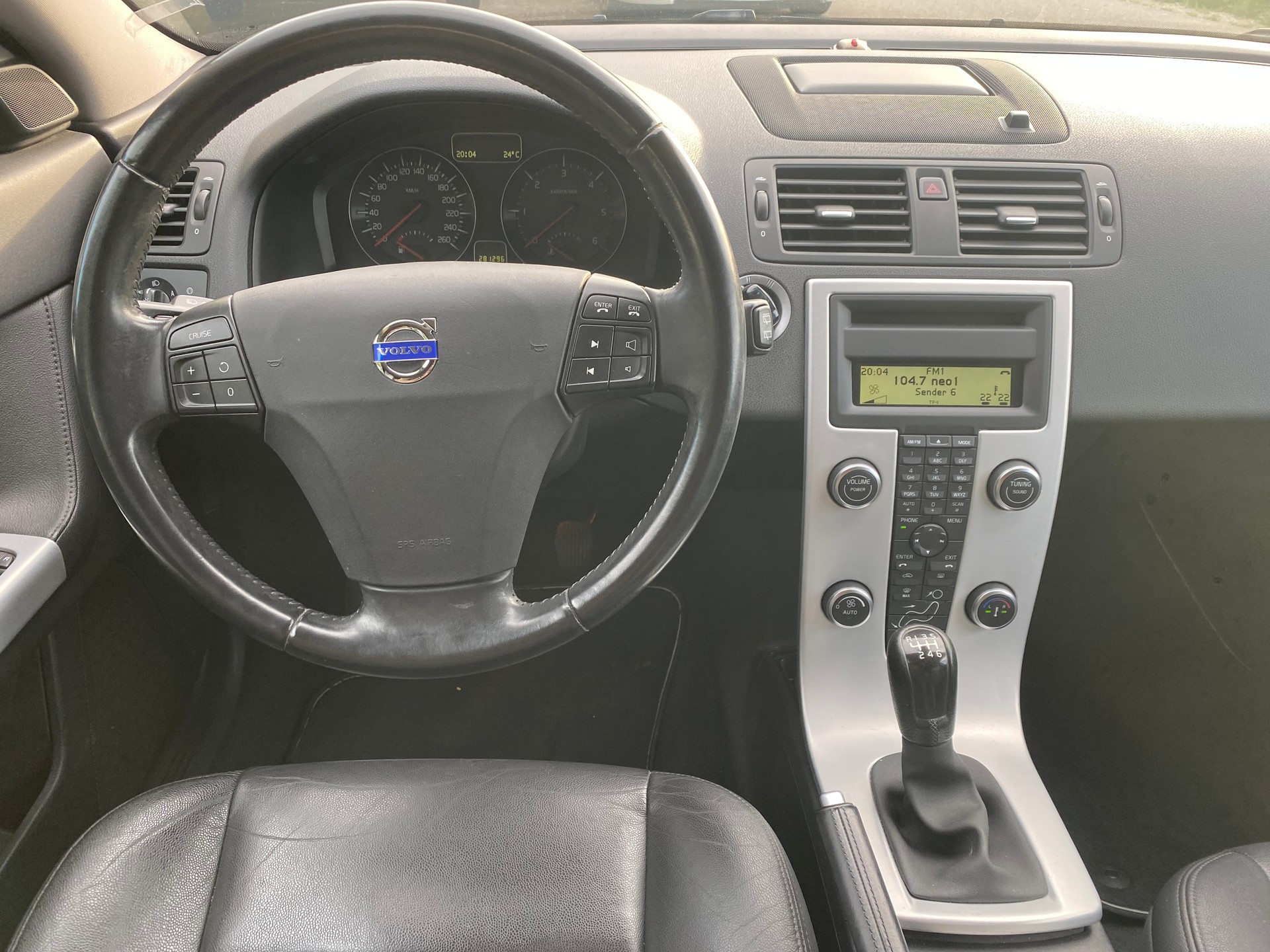 VOLVO V50 D2-image-5