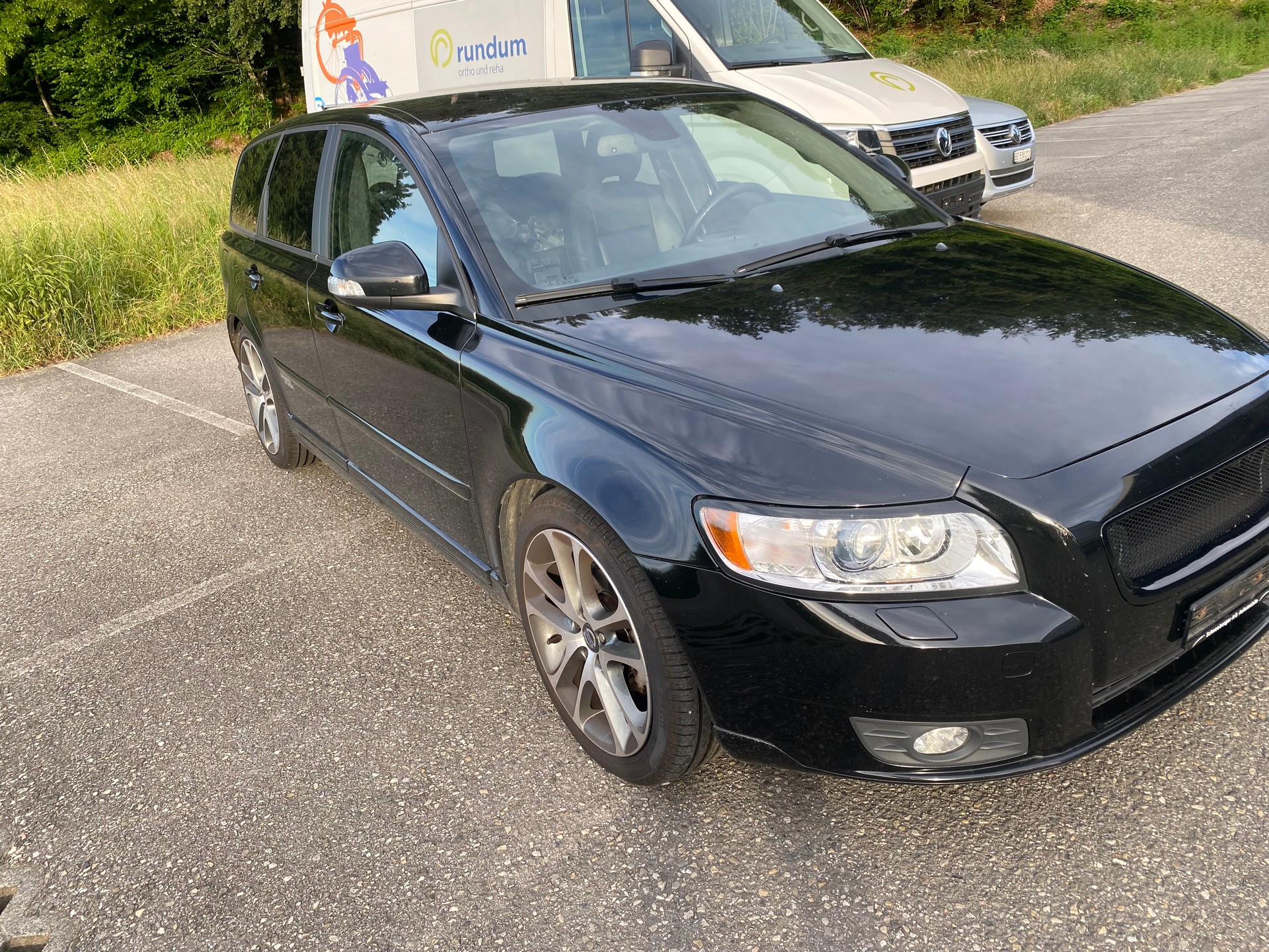 VOLVO V50 D2-image-1