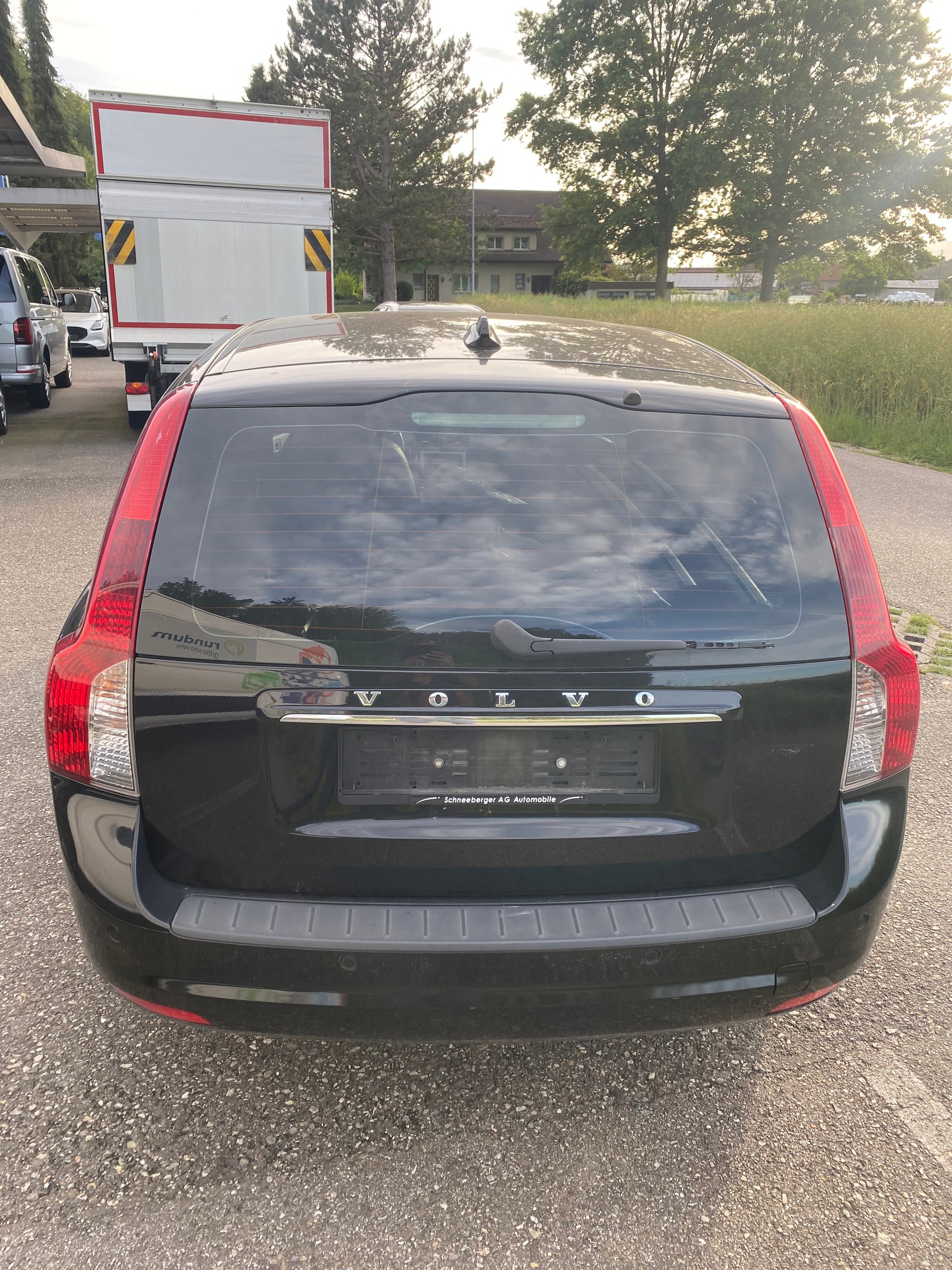 VOLVO V50 D2-image-3