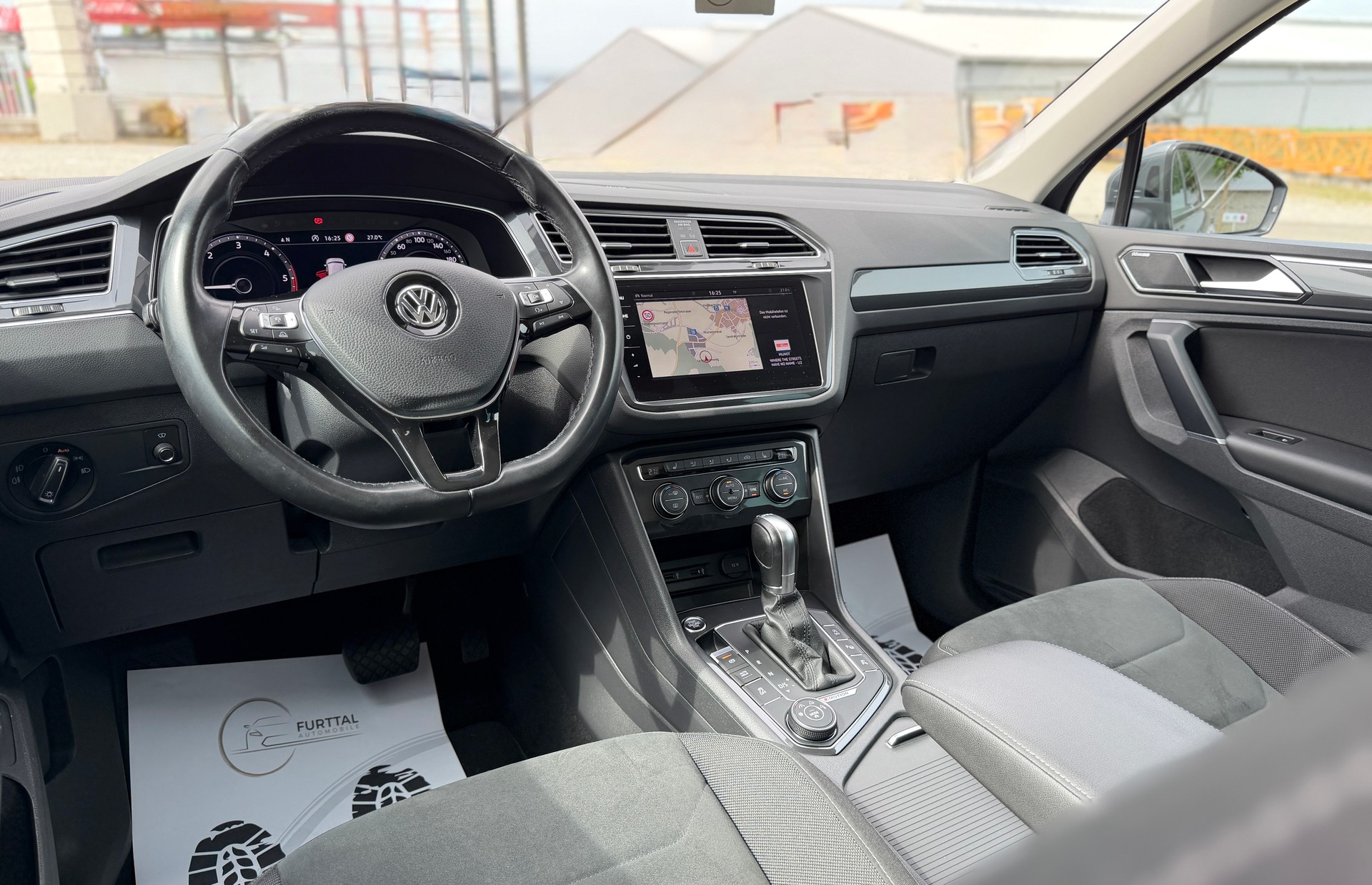 VW Tiguan 2.0 TDI SCR Highline 4Motion DSG-image-13