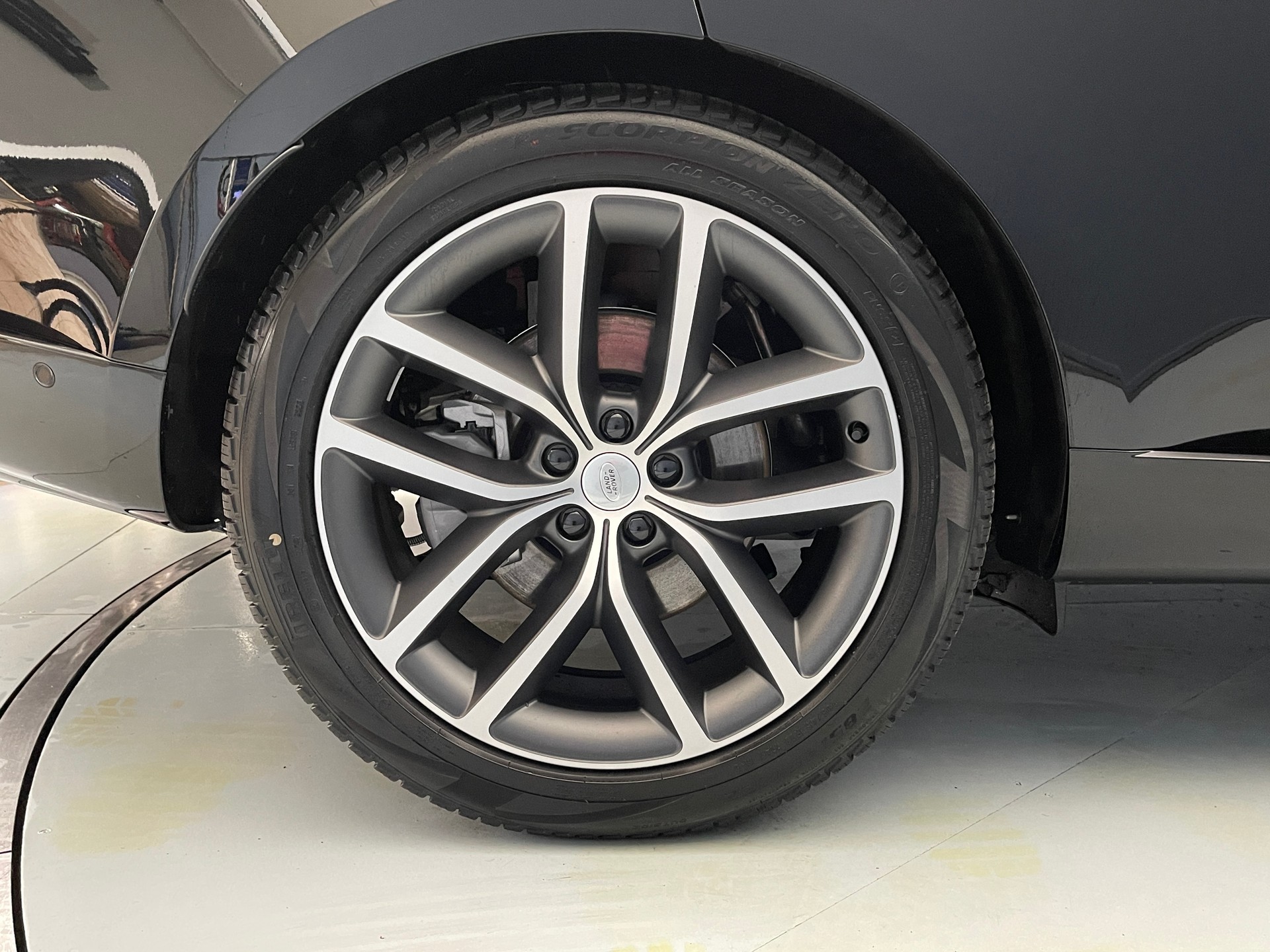 LAND ROVER Range Rover 3.0 D I6 300 HSE-image-10