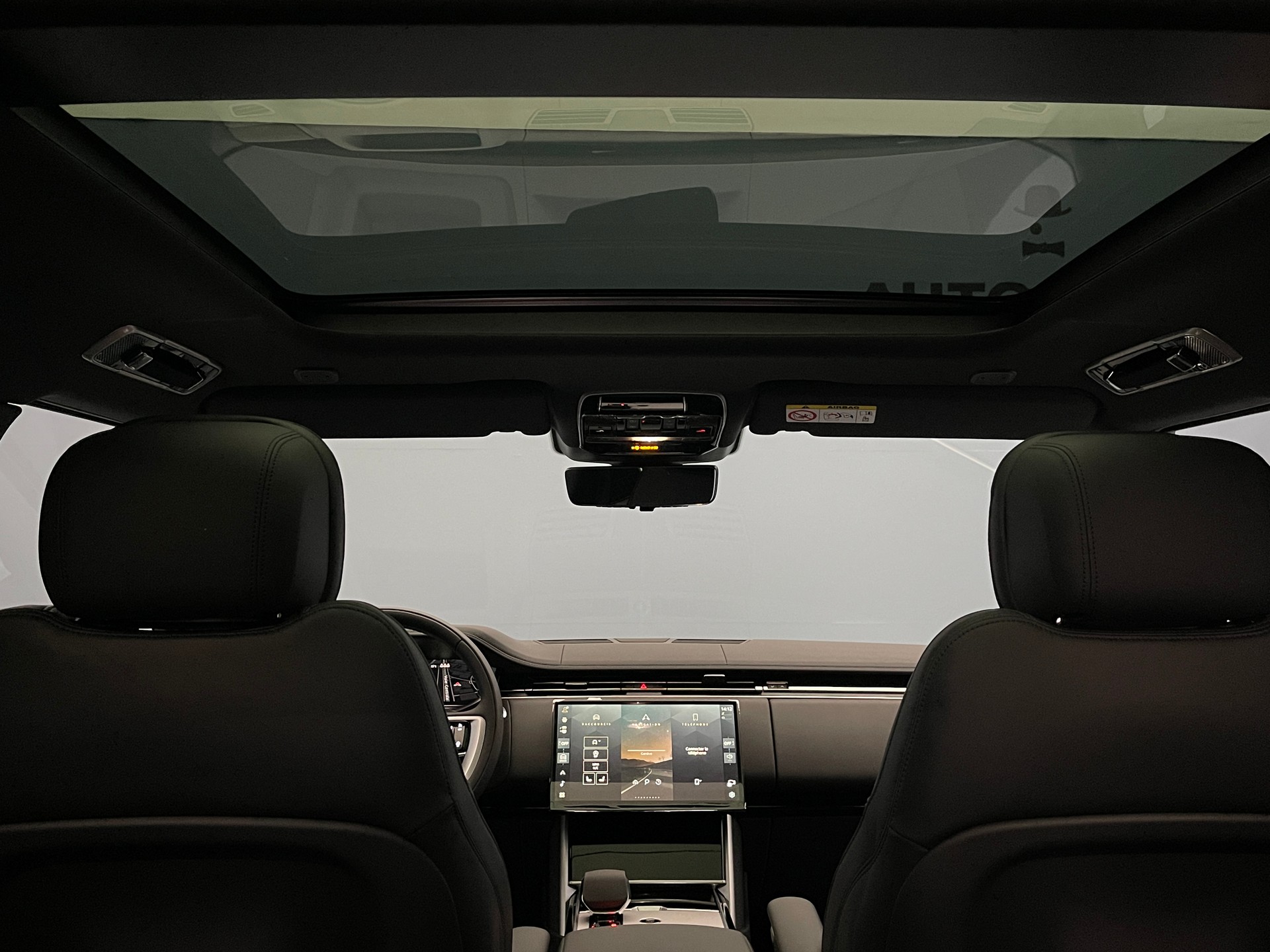 LAND ROVER Range Rover 3.0 D I6 300 HSE-image-6