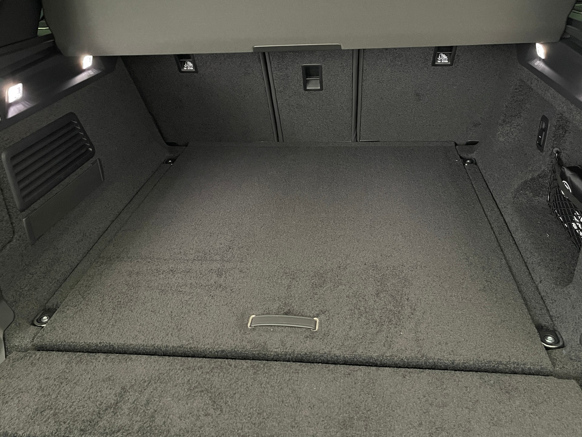 LAND ROVER Range Rover 3.0 D I6 300 HSE-image-9