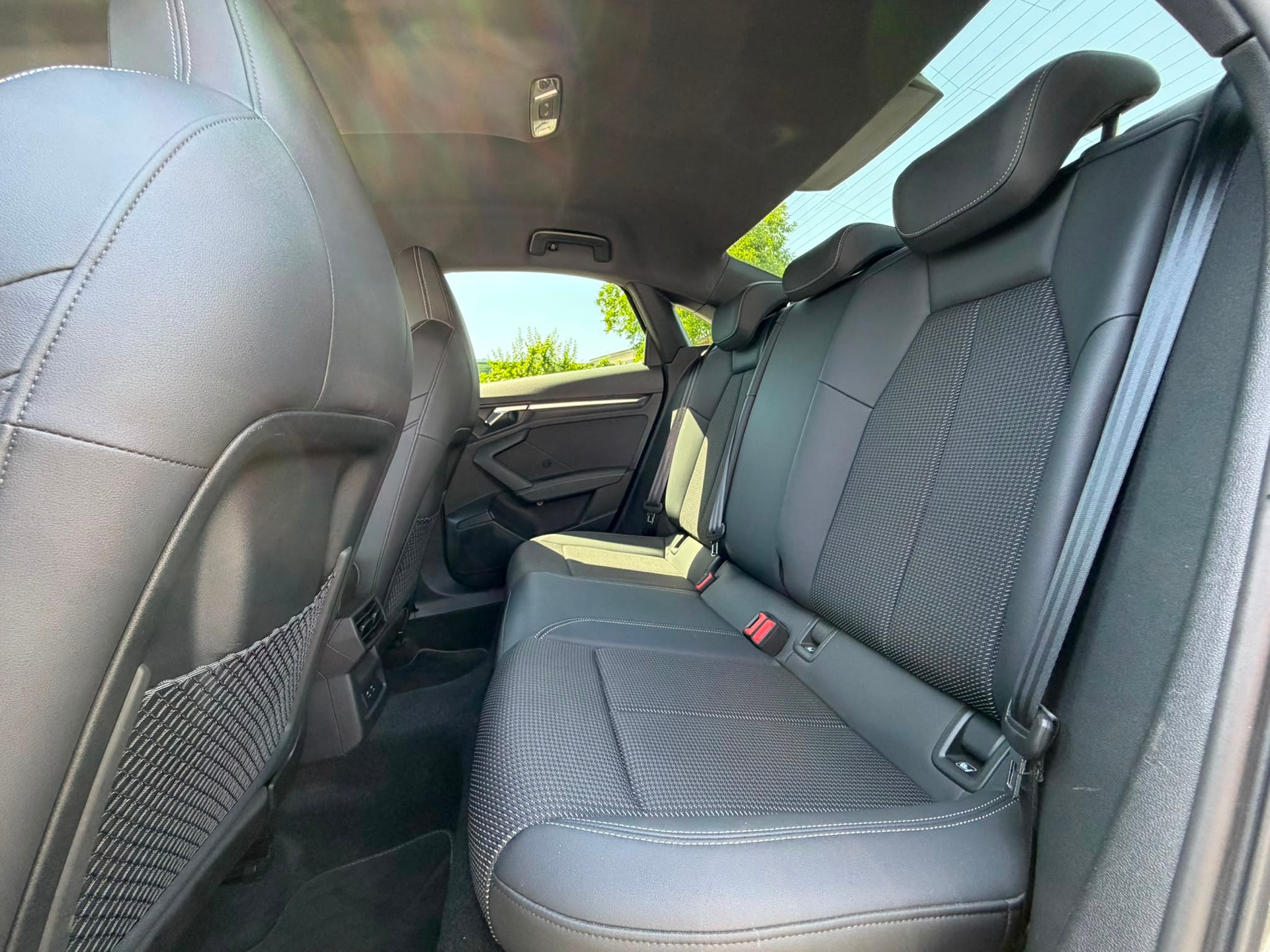 AUDI S3 Limousine 2.0 TFSI quattro S-tronic Grey&Black Edition-image-8