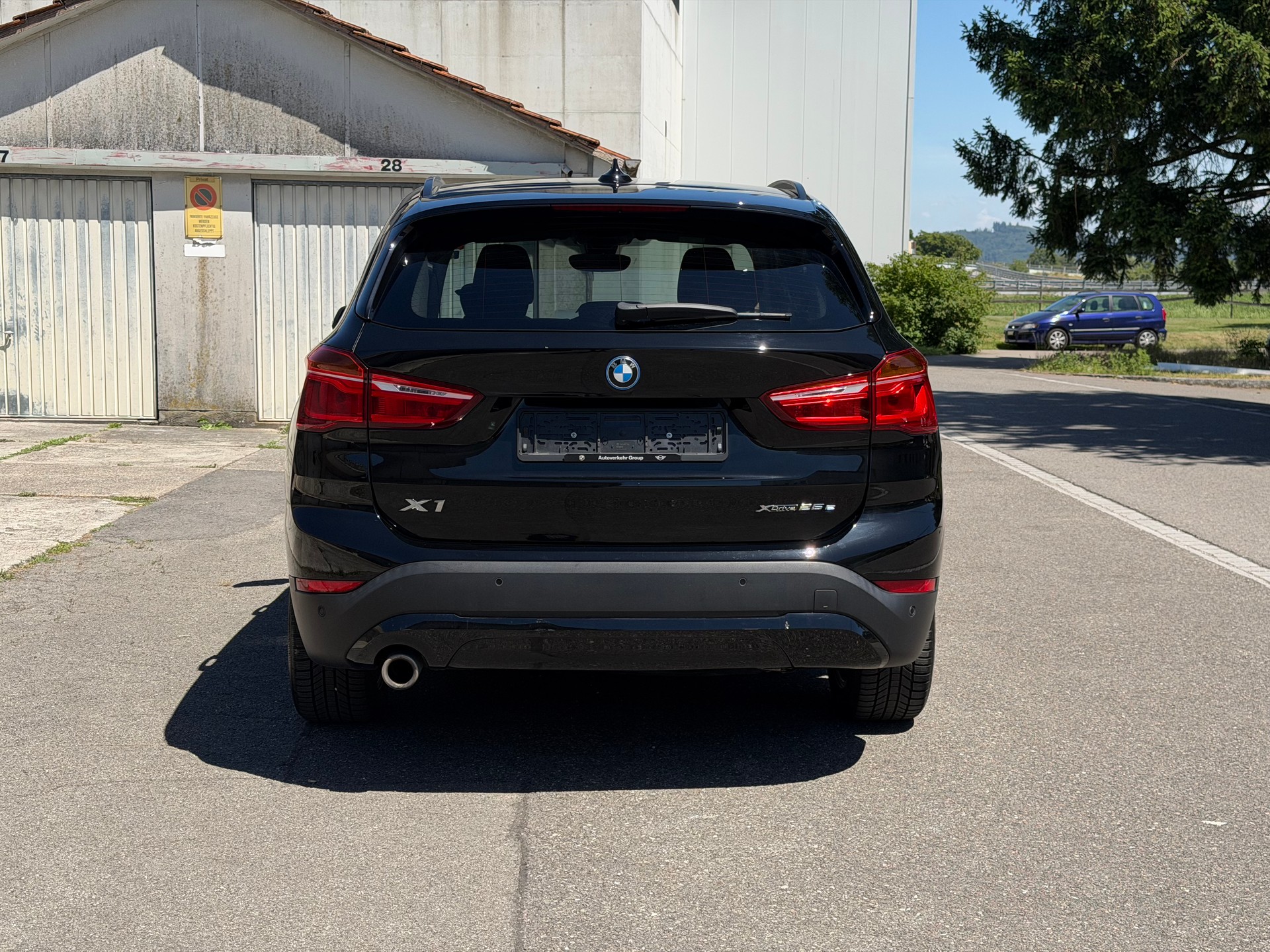 BMW 25e xDrive-image-4