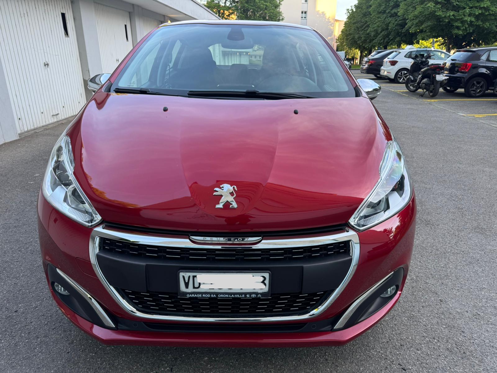 PEUGEOT 208 1.2 PureTech Style EAT6-image-4