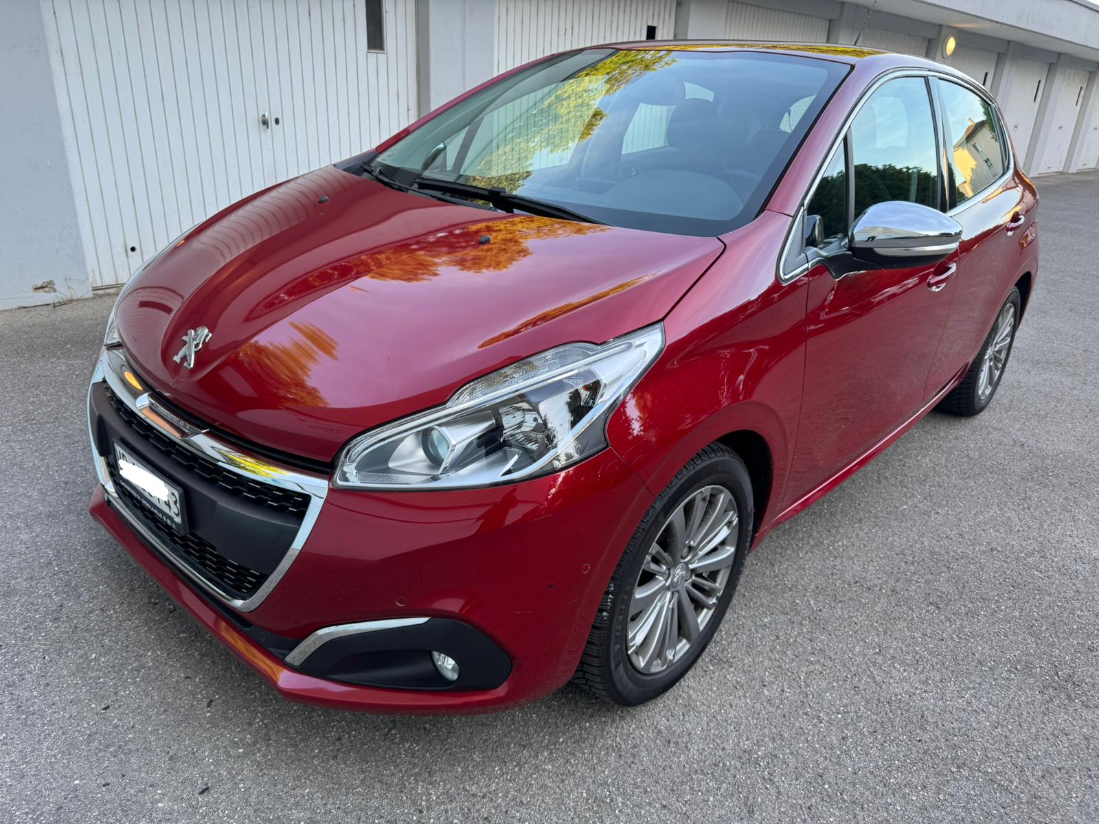 PEUGEOT 208 1.2 PureTech Style EAT6-image-1