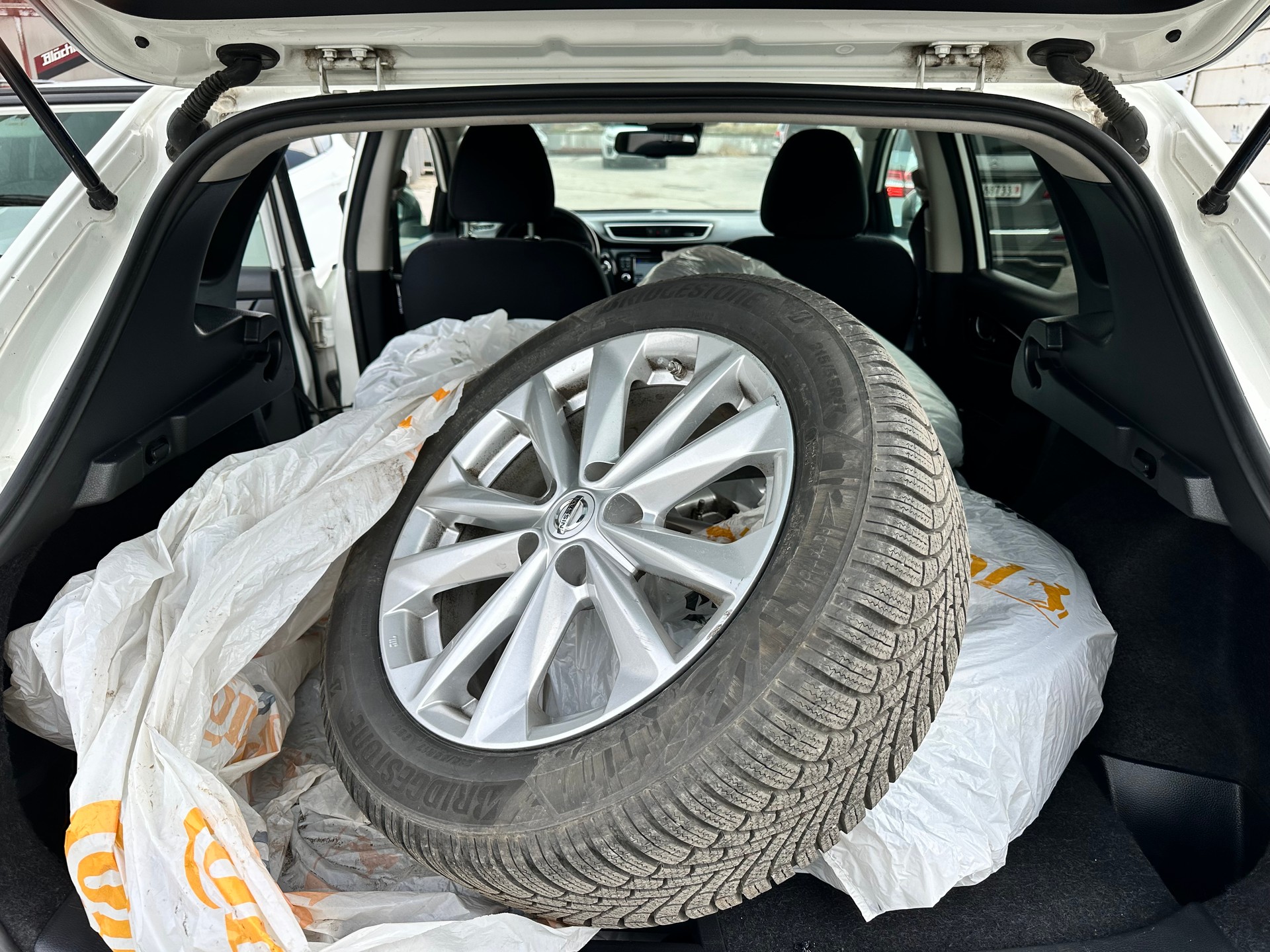 NISSAN Qashqai 1.2 DIG-T N-Connecta Xtronic CVT-image-15